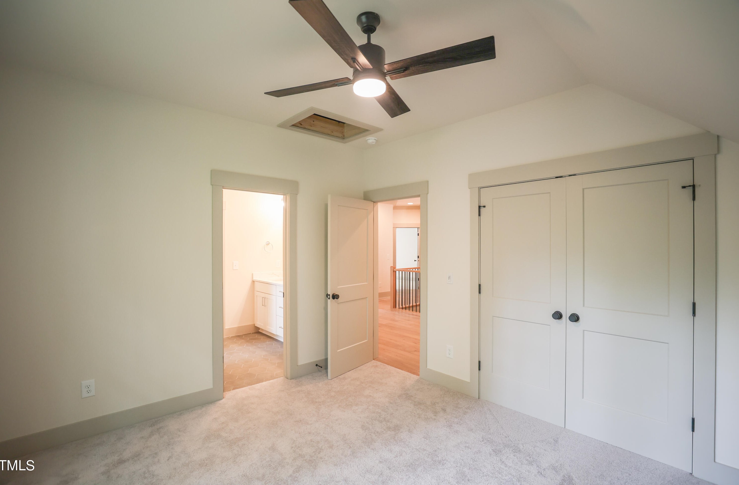 252 Lk Dr, Cary NC 27513-3103 exterior