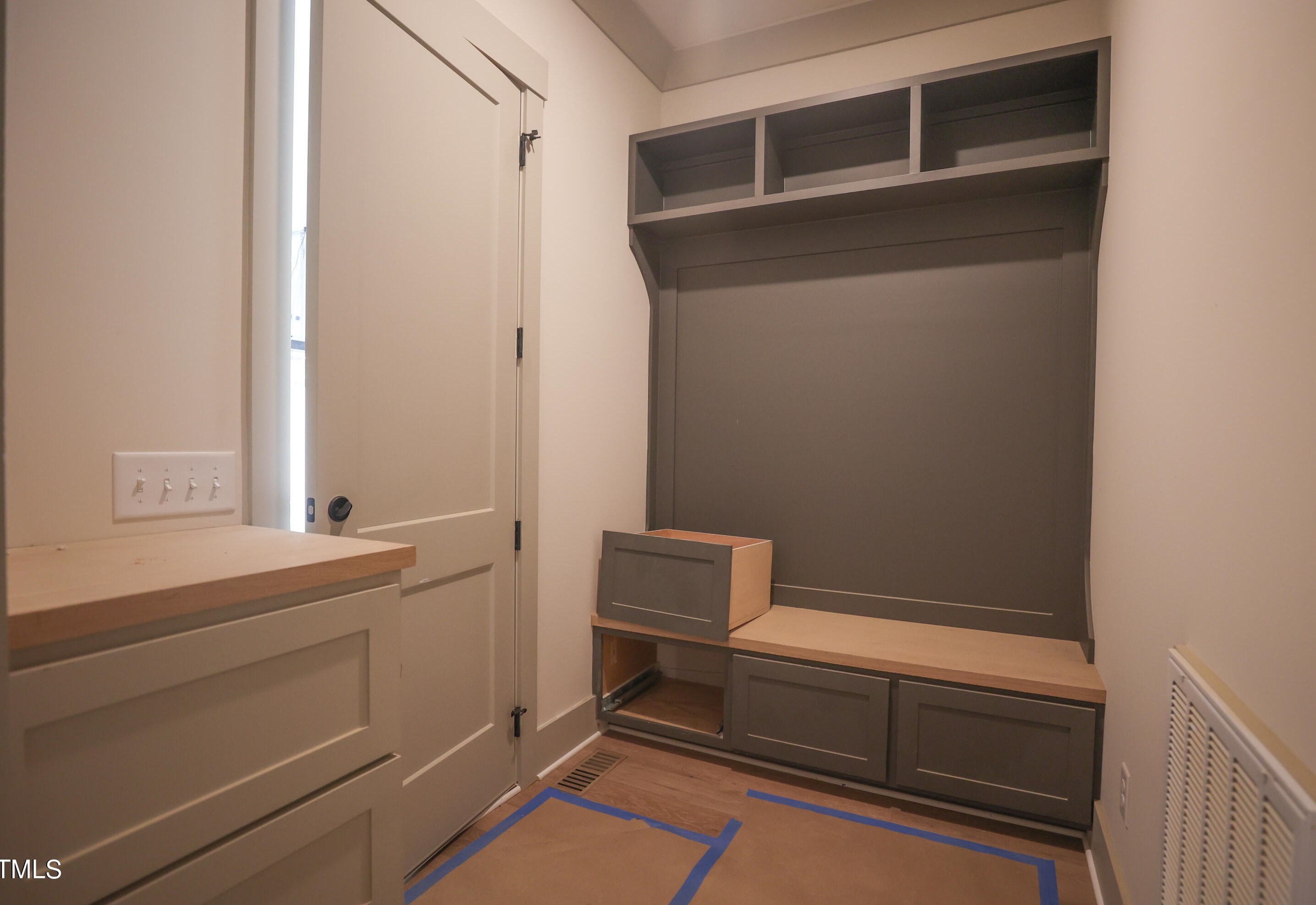 252 Lk Dr, Cary NC 27513-3103 exterior