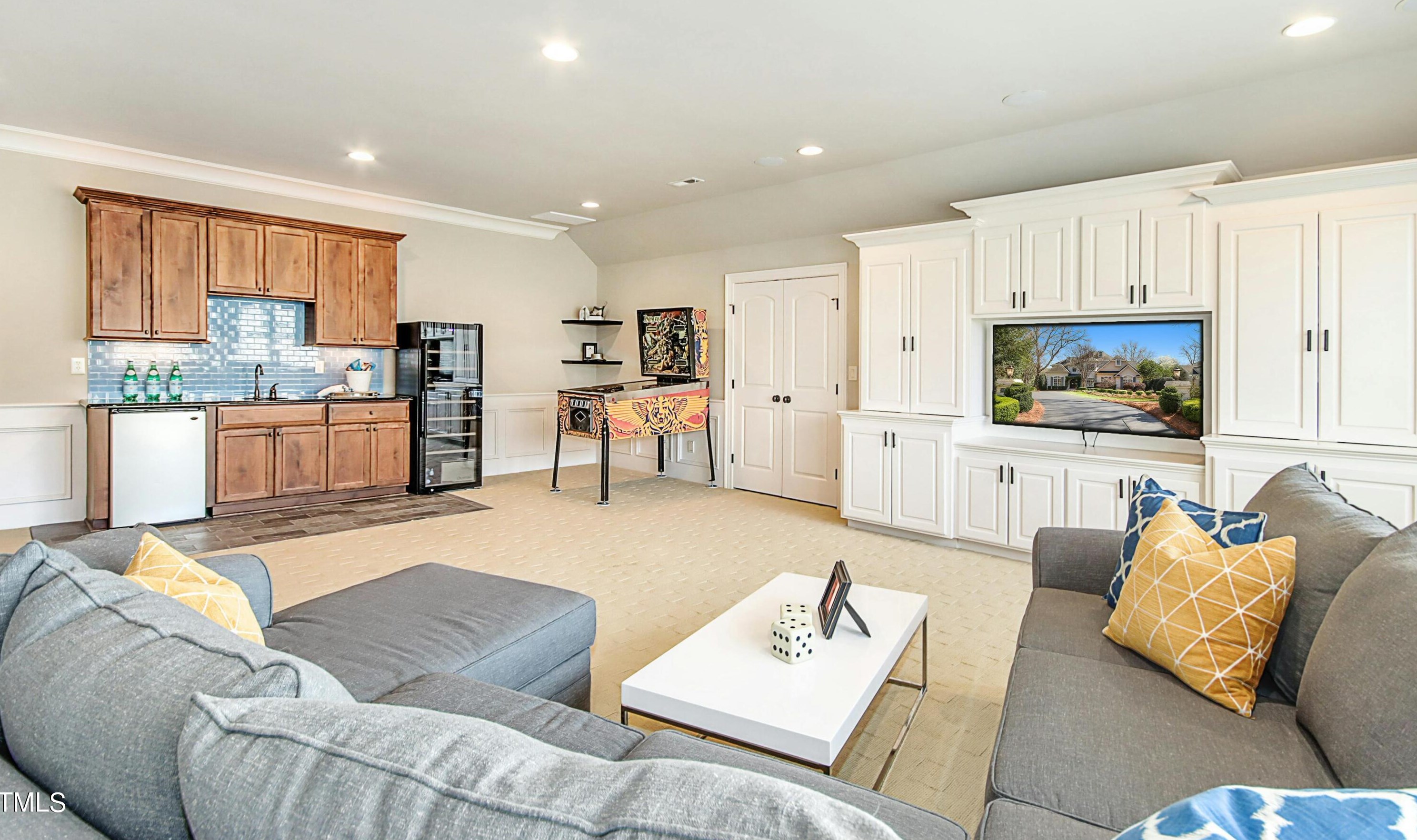 2712 Anderson Dr, Raleigh NC  27608-1504 exterior
