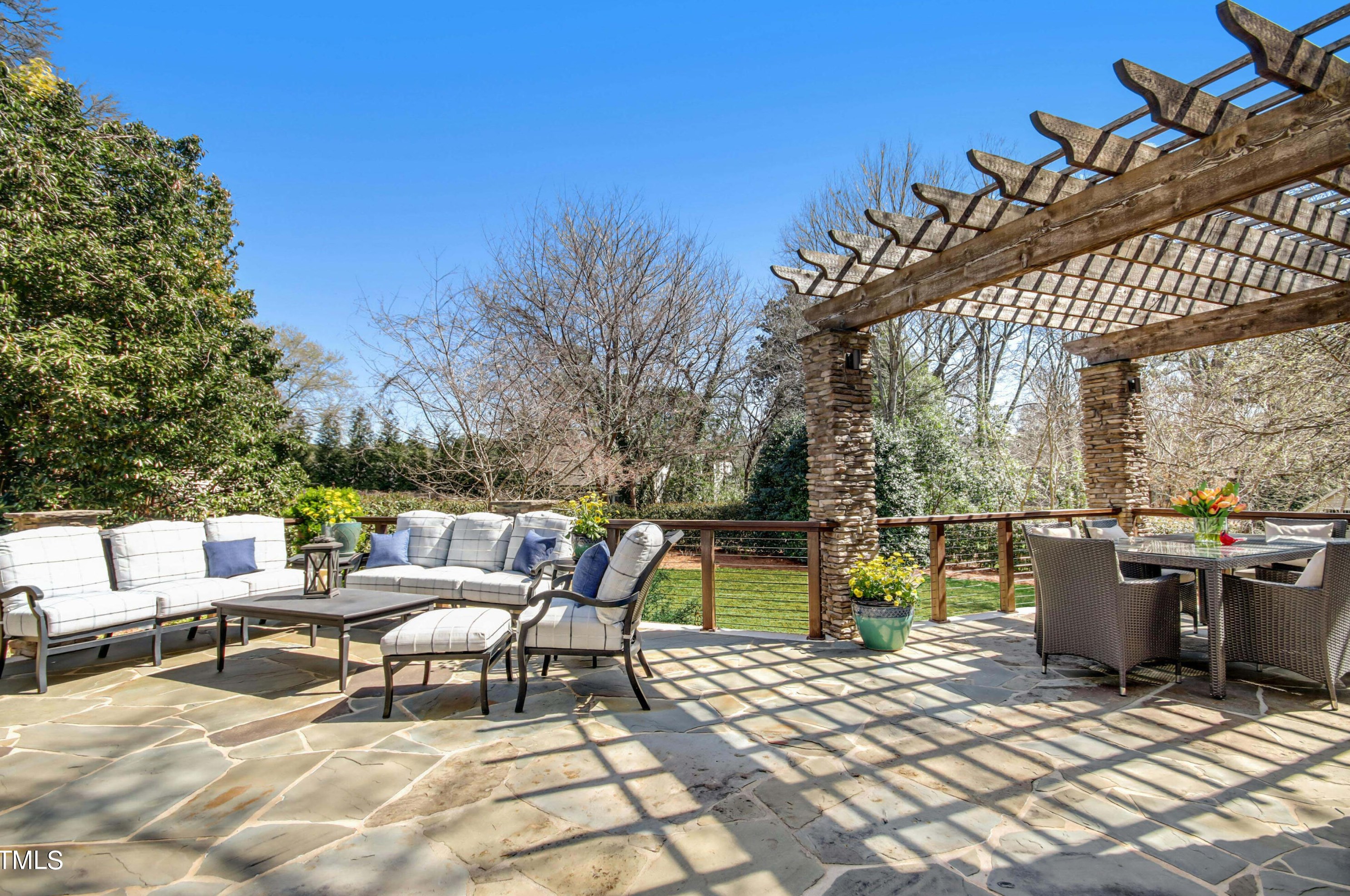 2712 Anderson Dr, Raleigh NC  27608-1504 exterior
