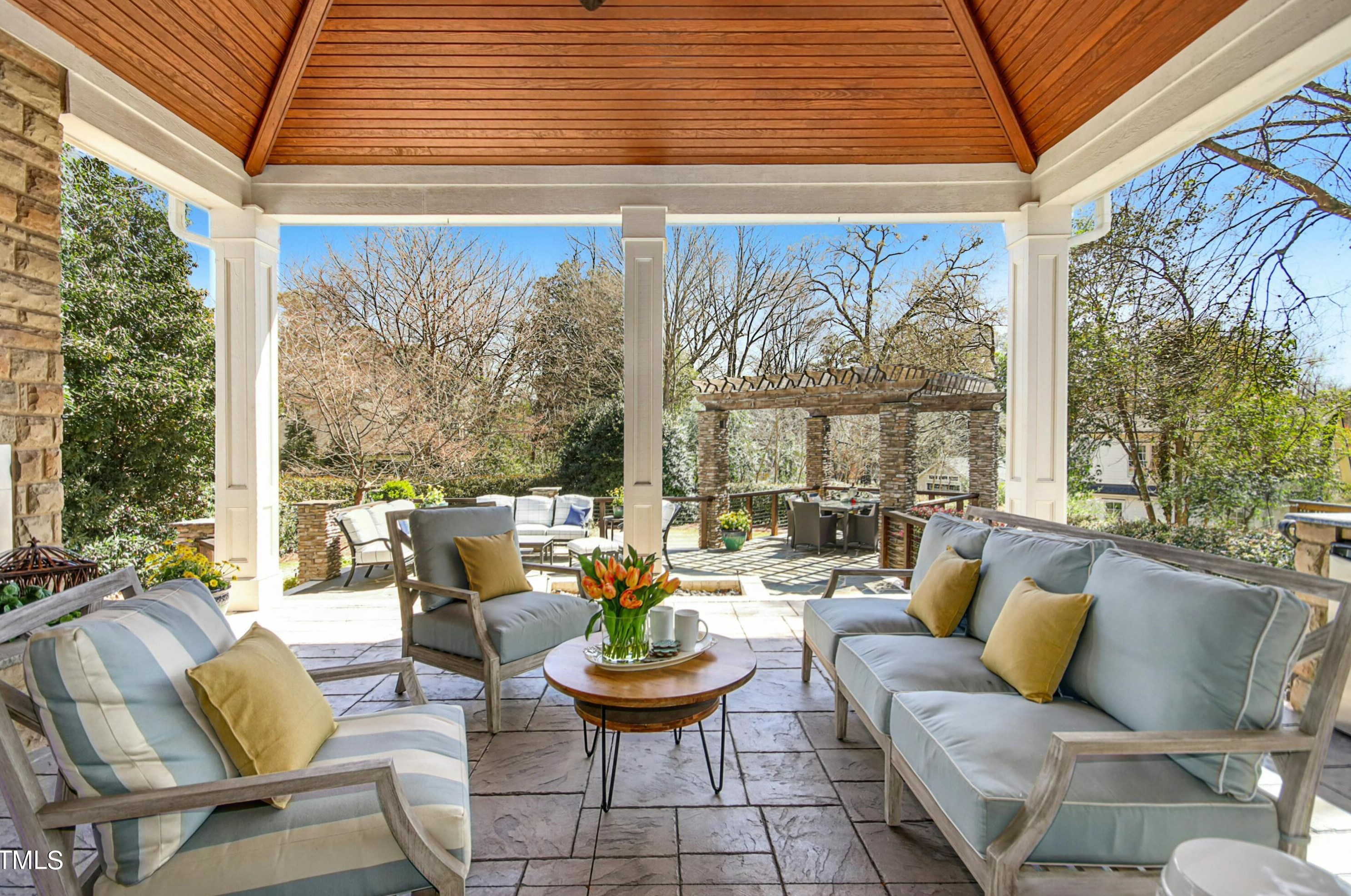 2712 Anderson Dr, Raleigh NC  27608-1504 exterior