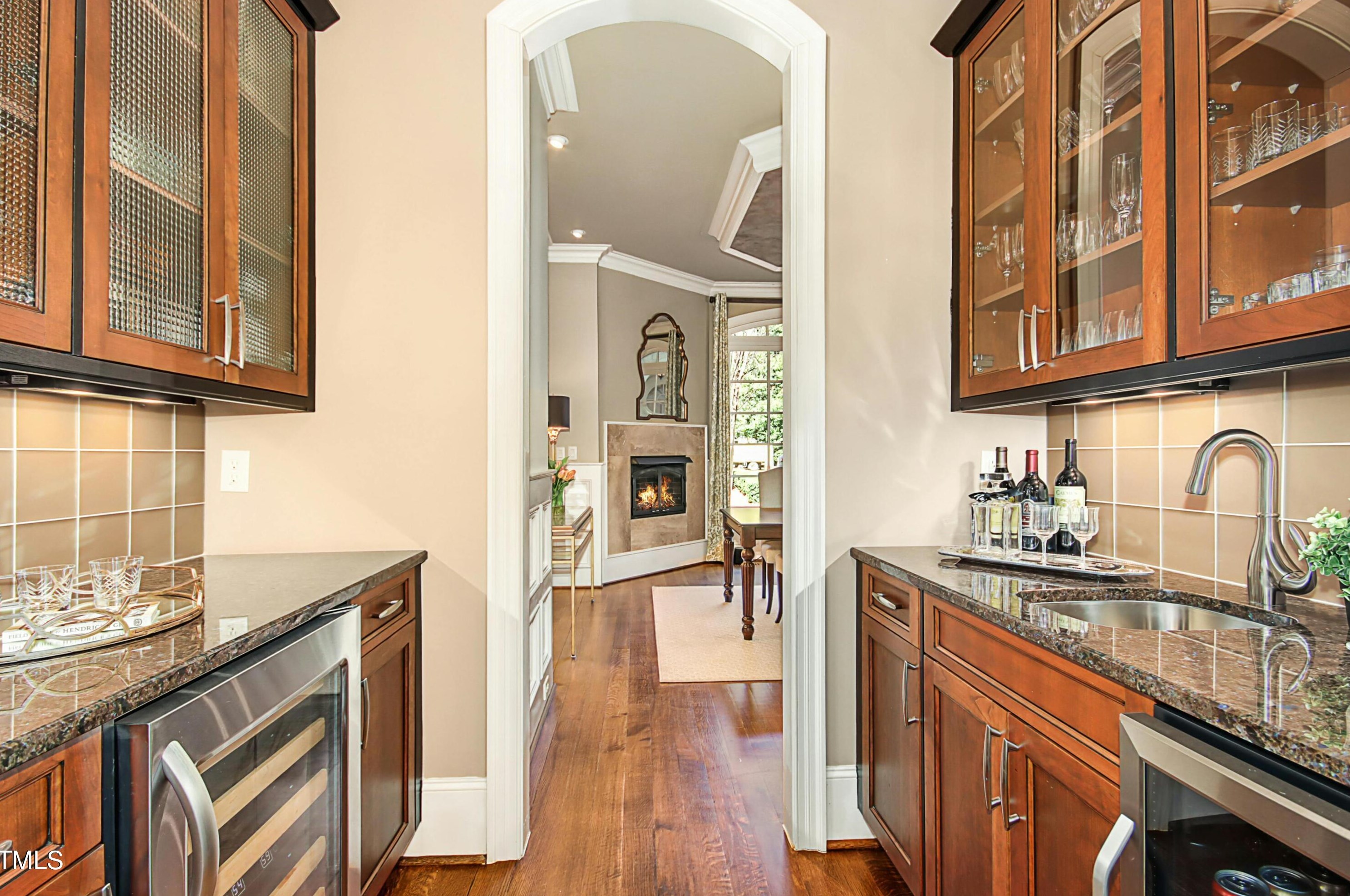 2712 Anderson Dr, Raleigh NC  27608-1504 exterior