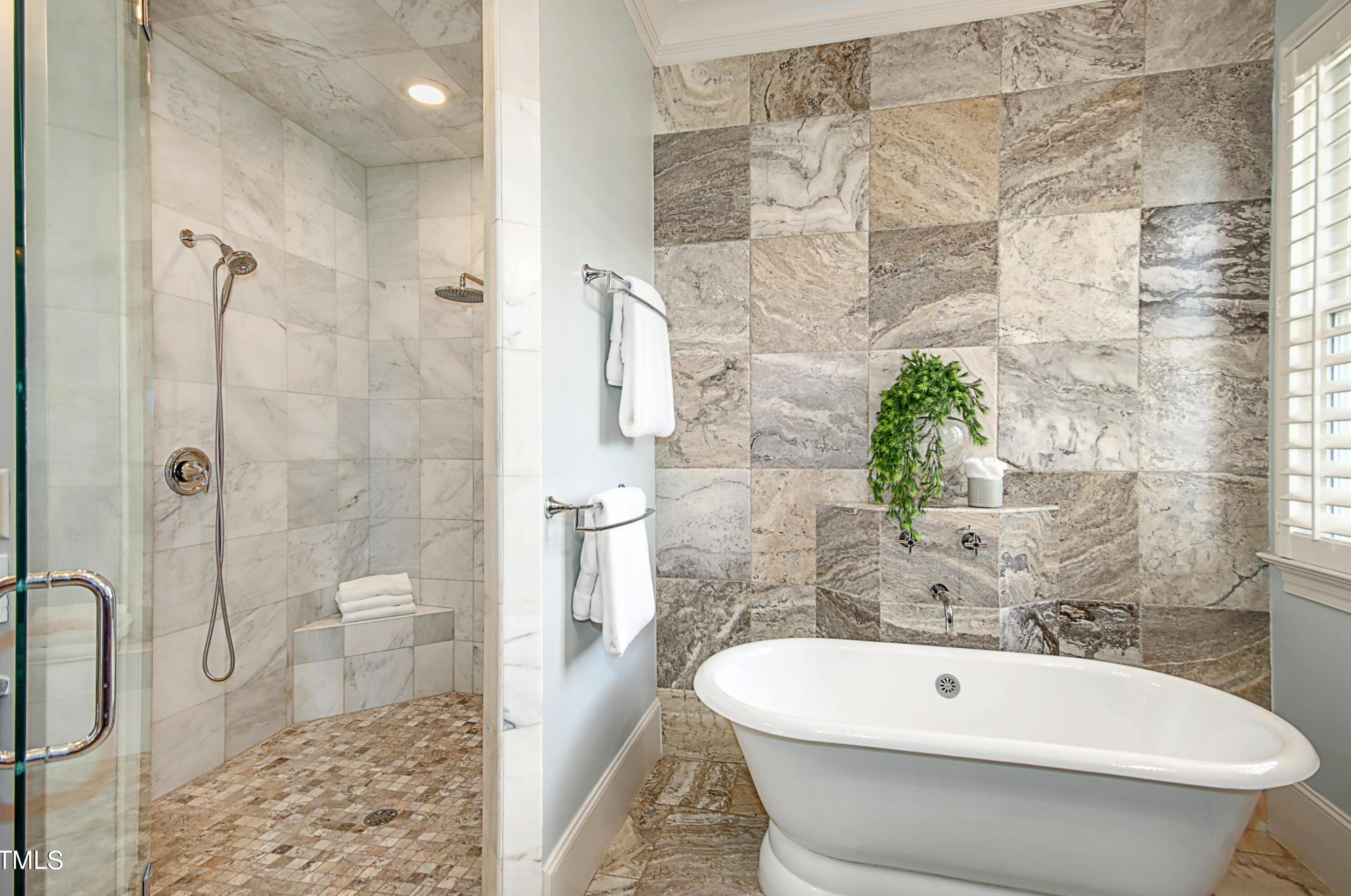2712 Anderson Dr, Raleigh NC  27608-1504 exterior