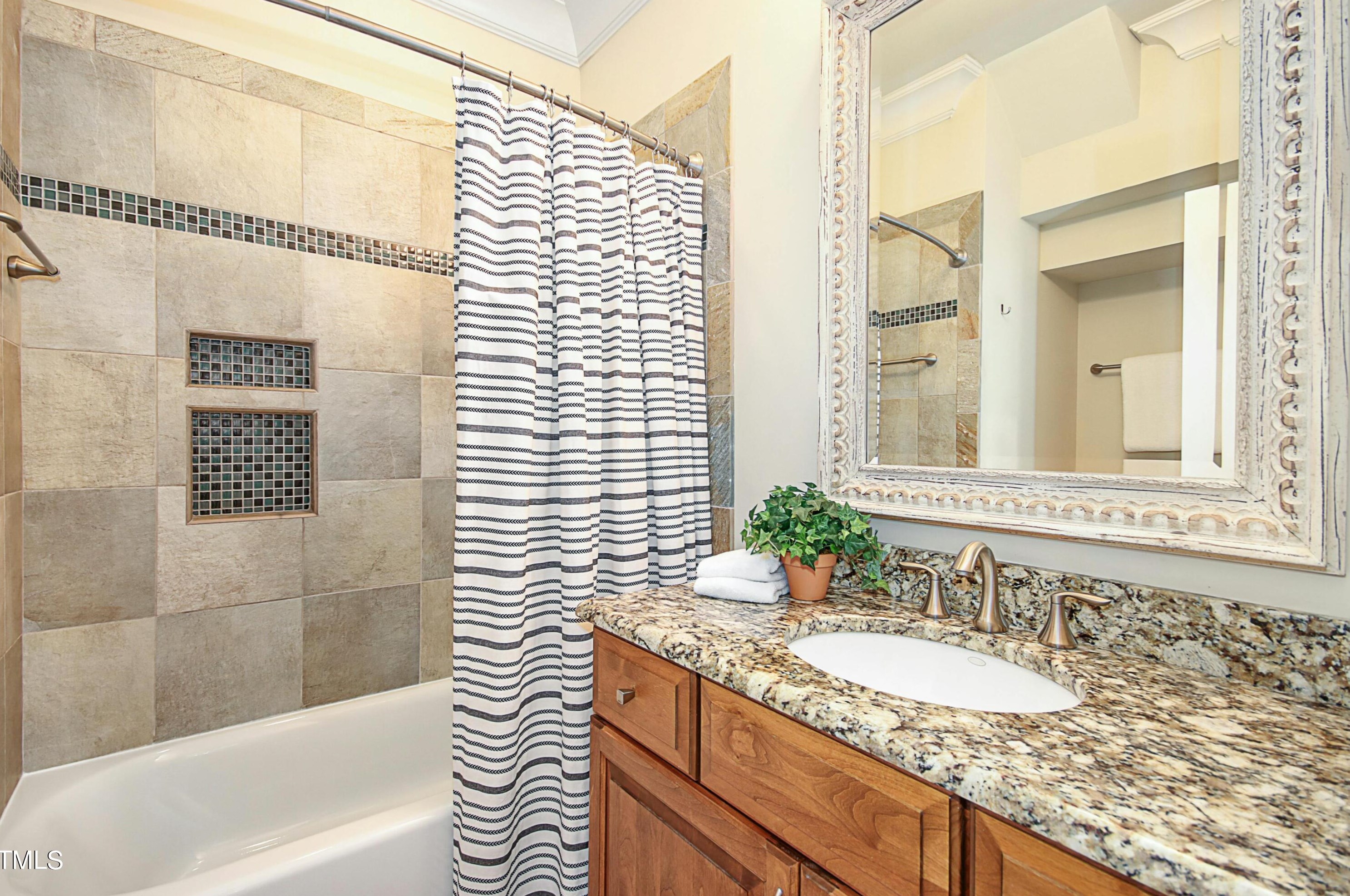 2712 Anderson Dr, Raleigh NC  27608-1504 exterior