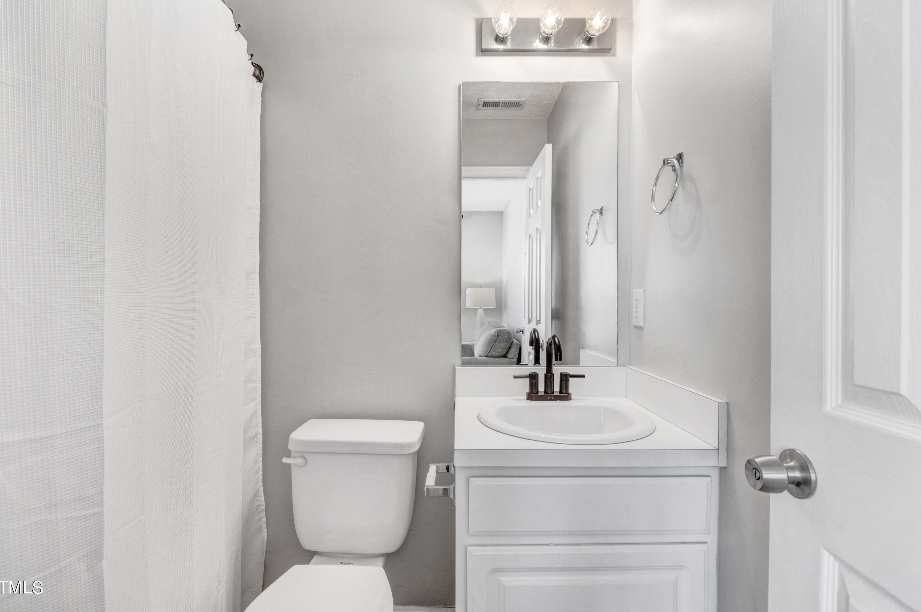 610 Edenberry Dr, Durham NC 27713-6533 exterior