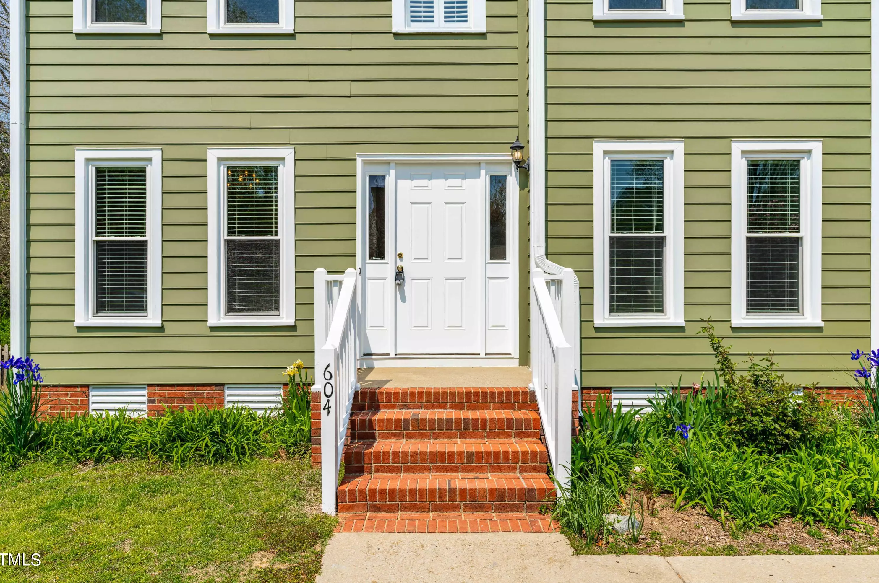 604 Samara St, Apex NC 27502-7143 exterior