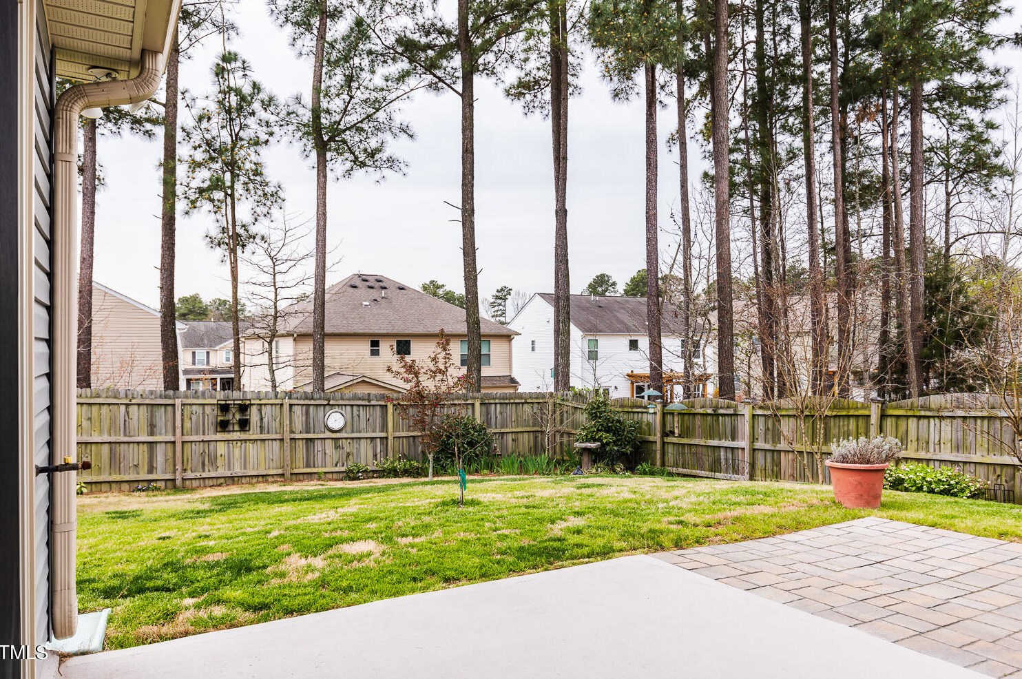 8 Crawford Ct, Durham NC 27703-9475 exterior