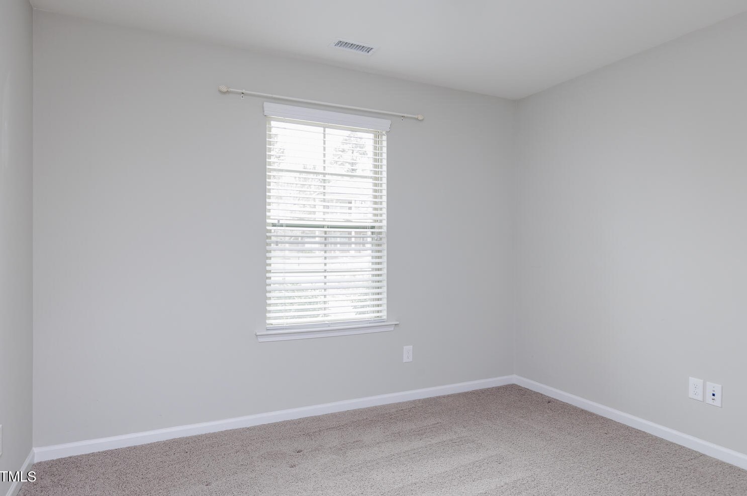 8 Crawford Ct, Durham NC 27703-9475 exterior