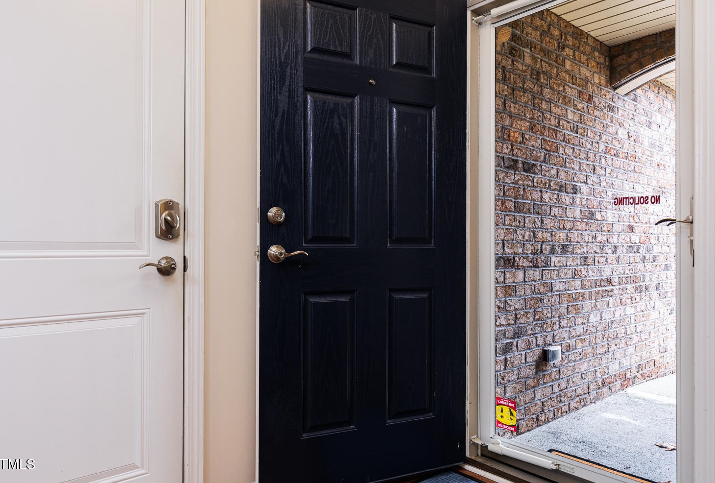 8 Crawford Ct, Durham NC 27703-9475 exterior