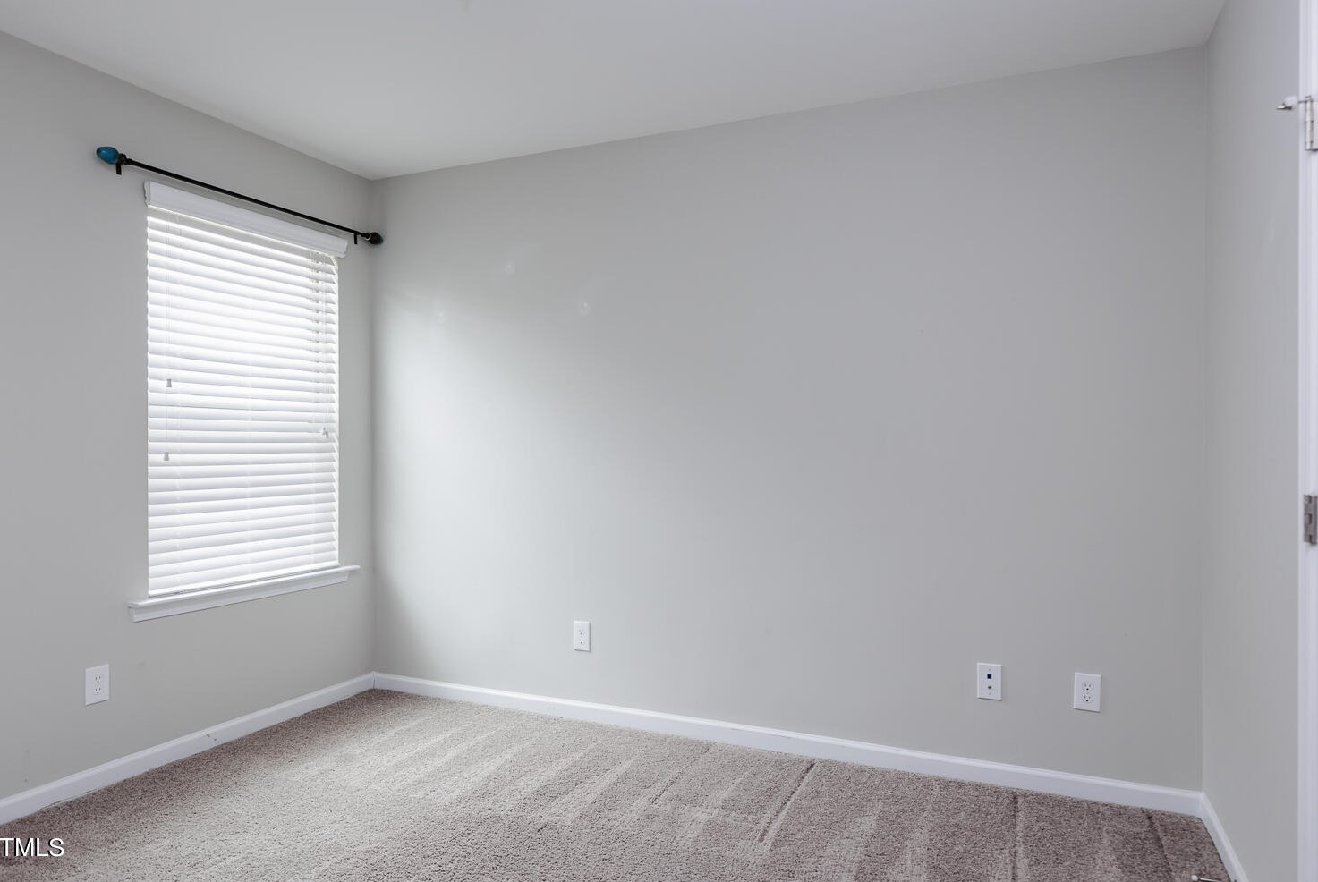 8 Crawford Ct, Durham NC 27703-9475 exterior