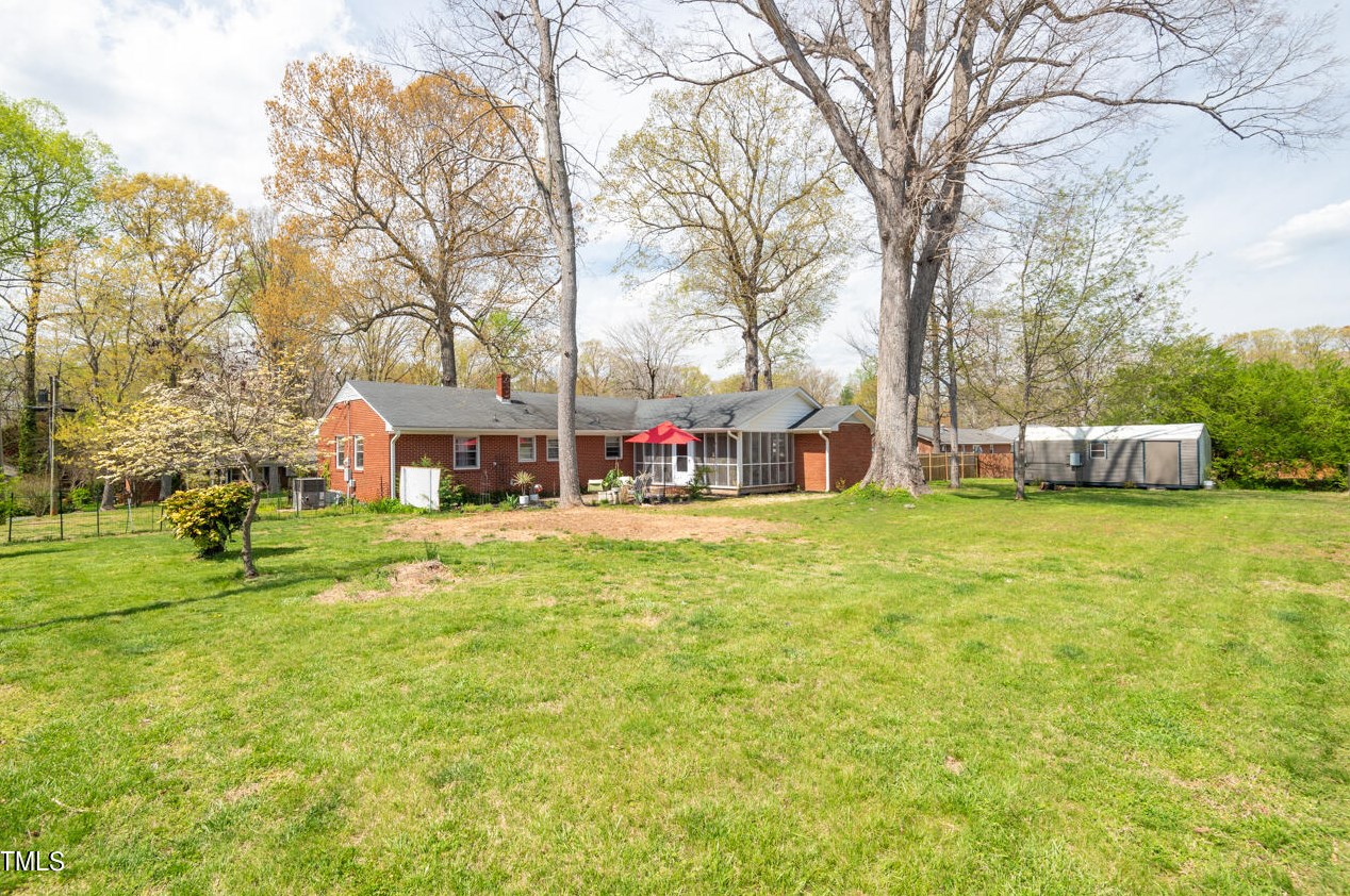 524 Carr St, Mebane NC  27302-2132 exterior