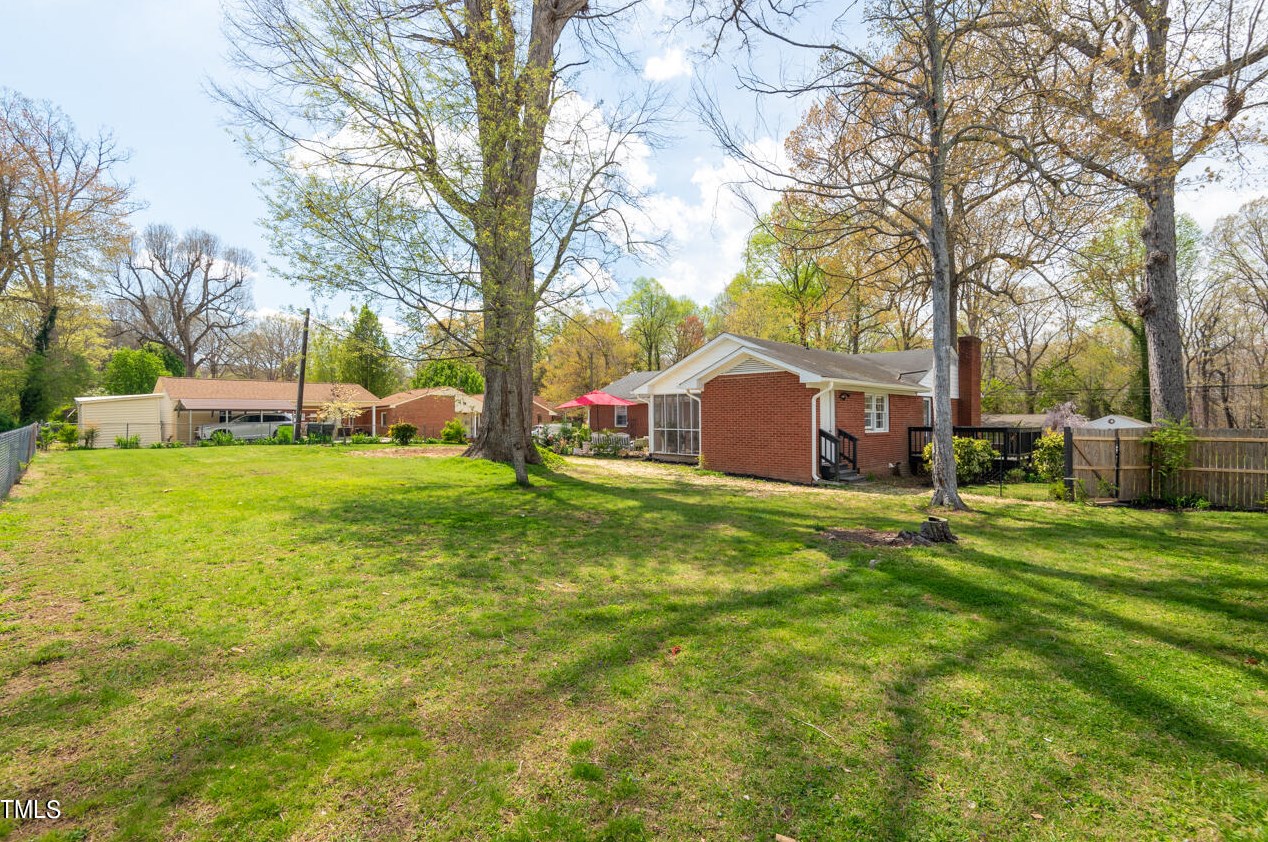 524 Carr St, Mebane NC  27302-2132 exterior