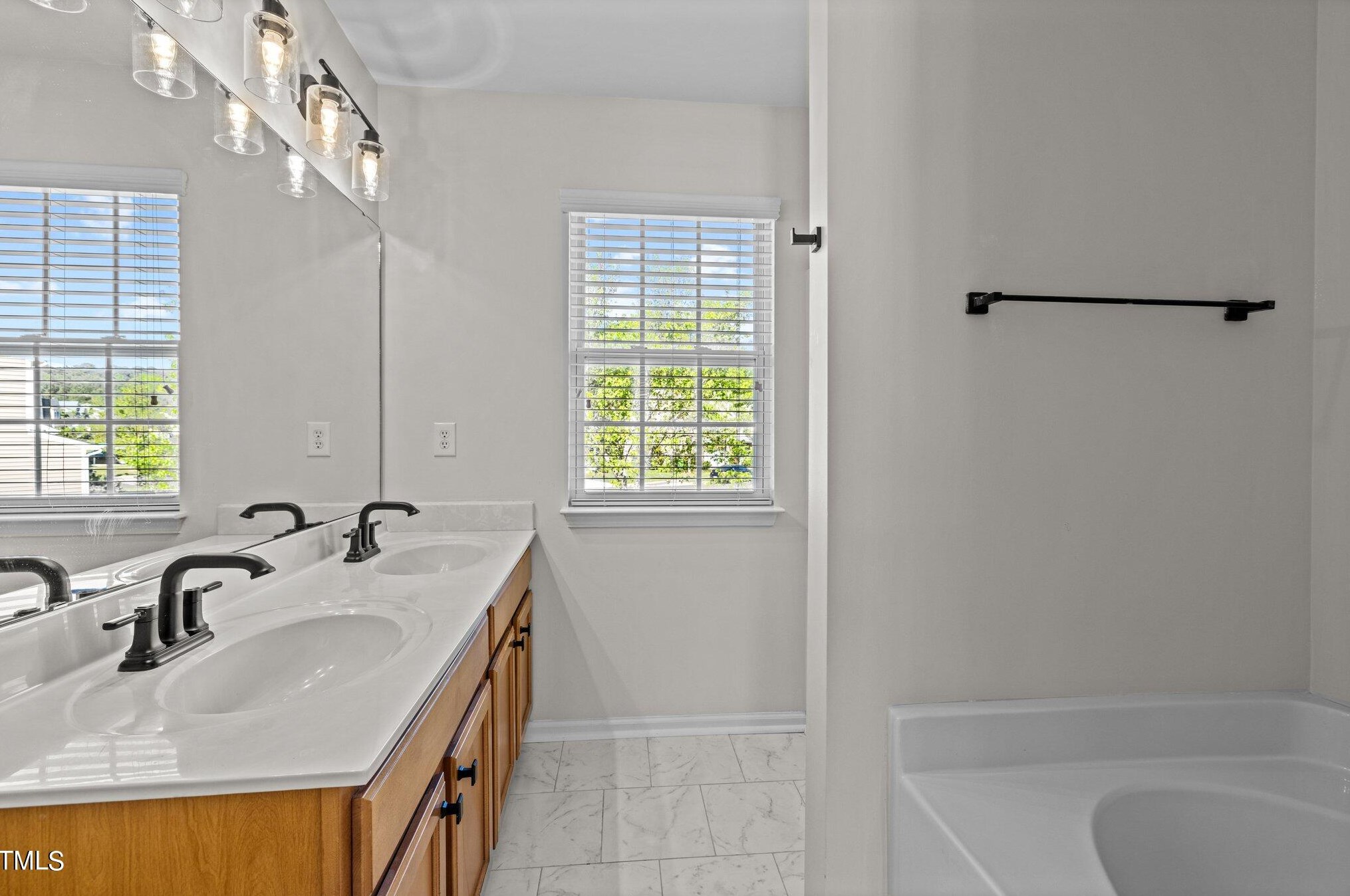12304 Kendall Ridge Ct, Durham NC  27703-8540 exterior