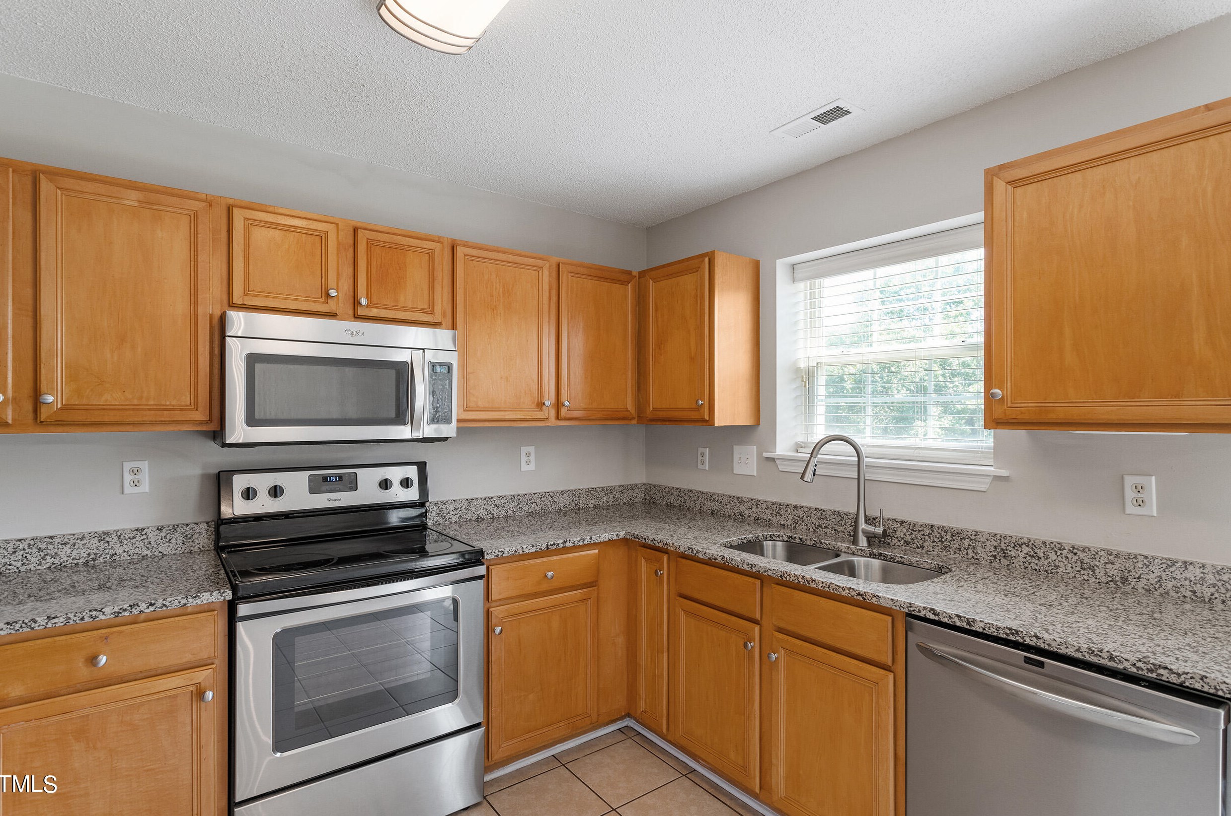 1 Kimbrough Ct, Durham NC 27703-2919 exterior