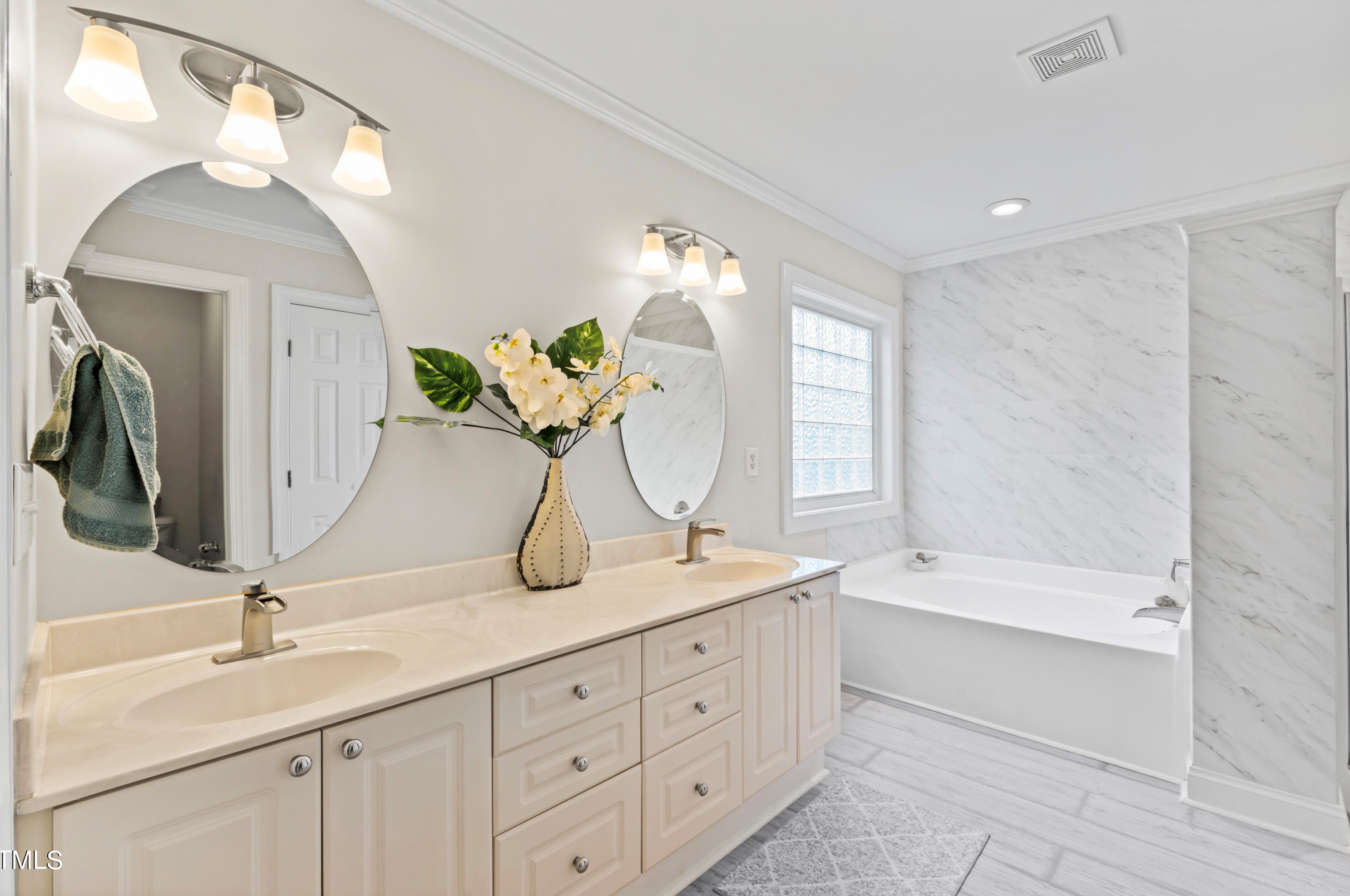 1001 Holly Mdw Dr, Holly Springs NC 27540-8597 exterior