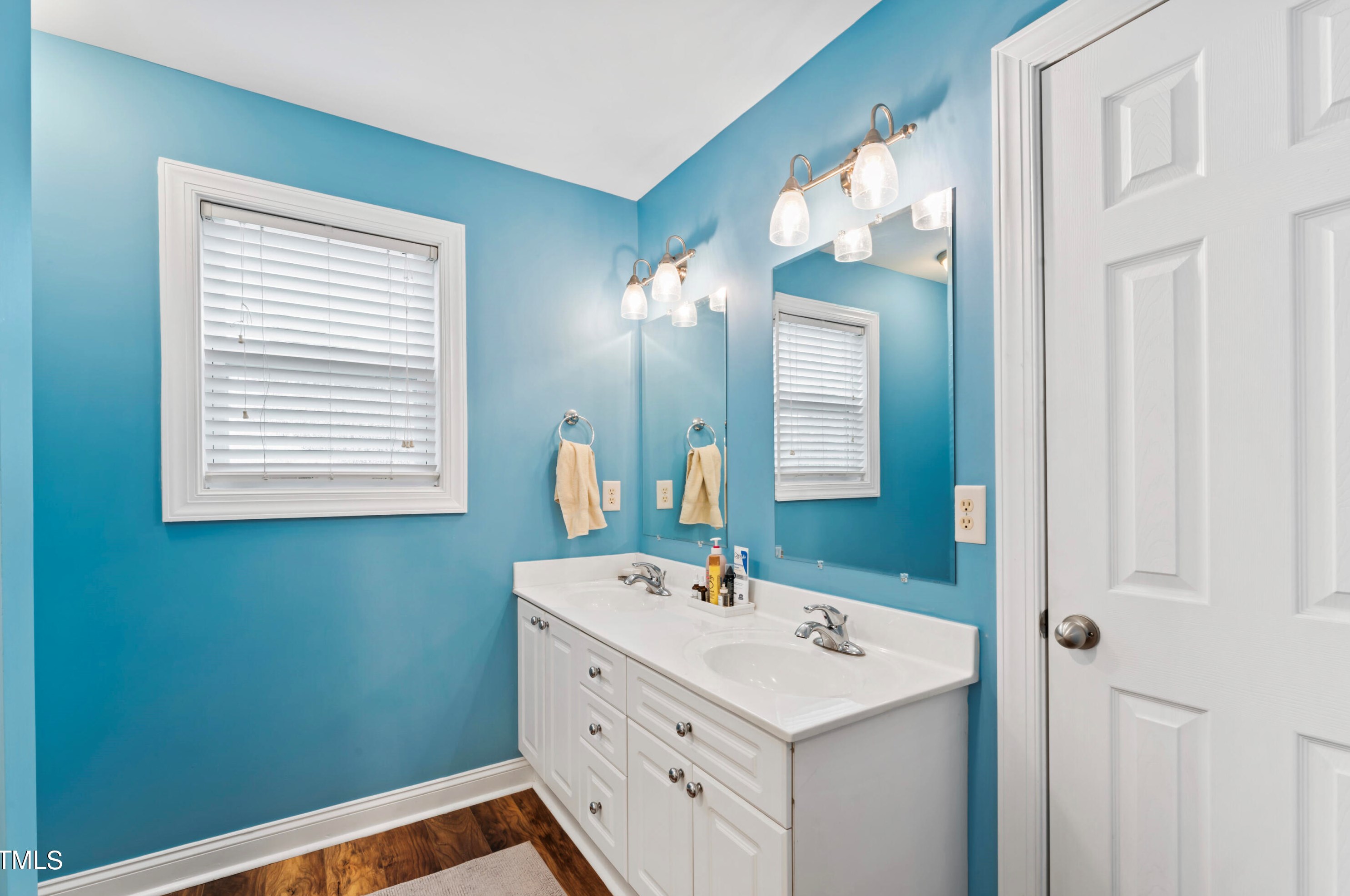 1001 Holly Mdw Dr, Holly Springs NC 27540-8597 exterior