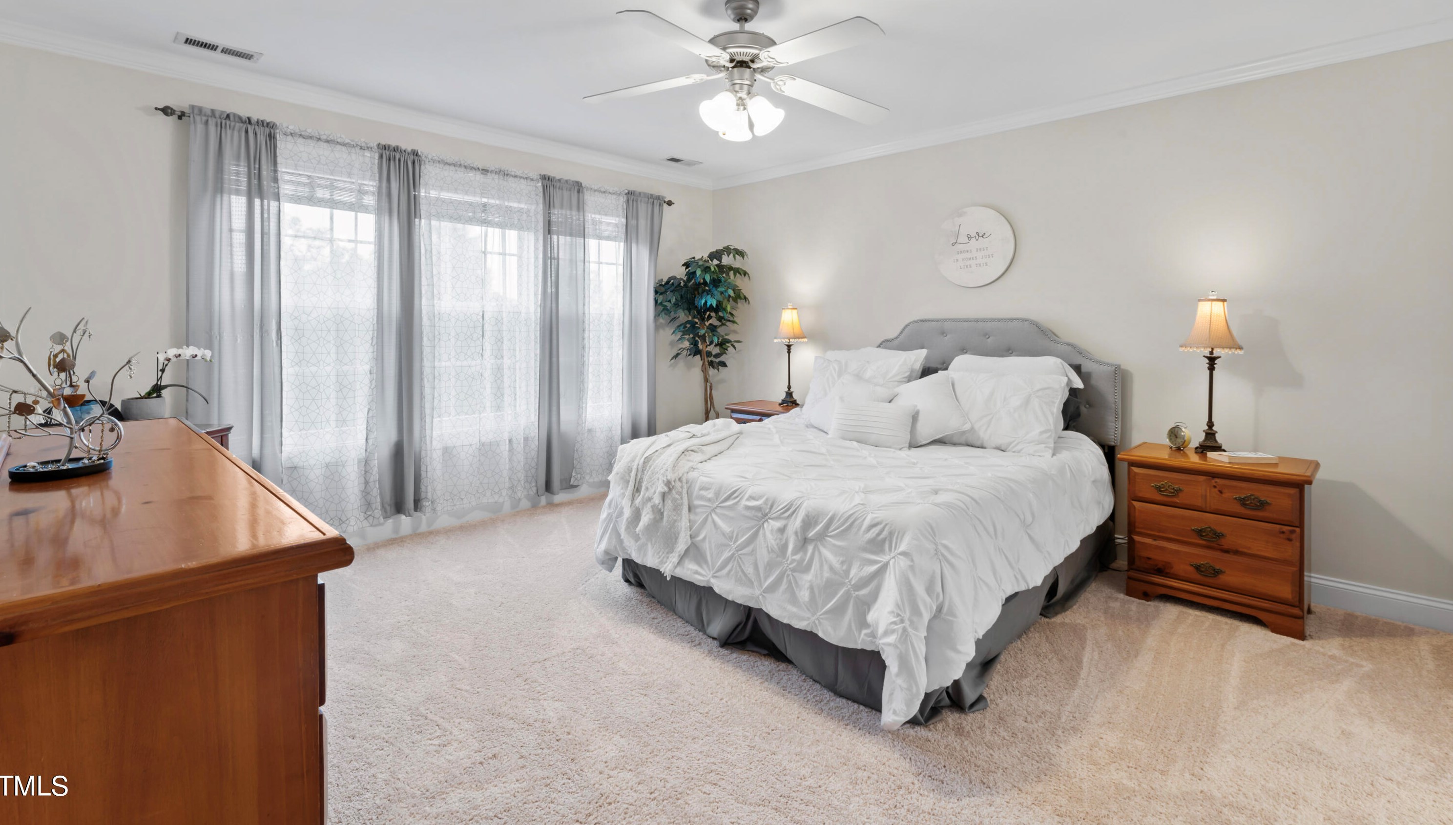 1001 Holly Mdw Dr, Holly Springs NC 27540-8597 exterior