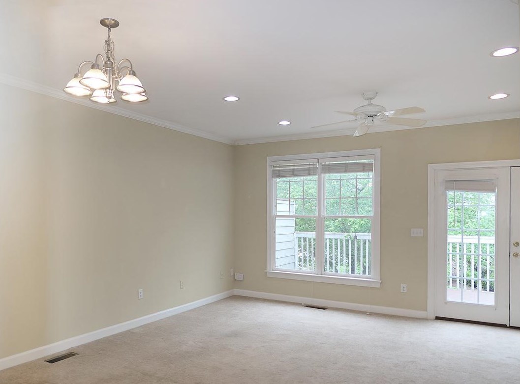 926 Edgewater Cir, Chapel Hill NC  27516-4498 exterior