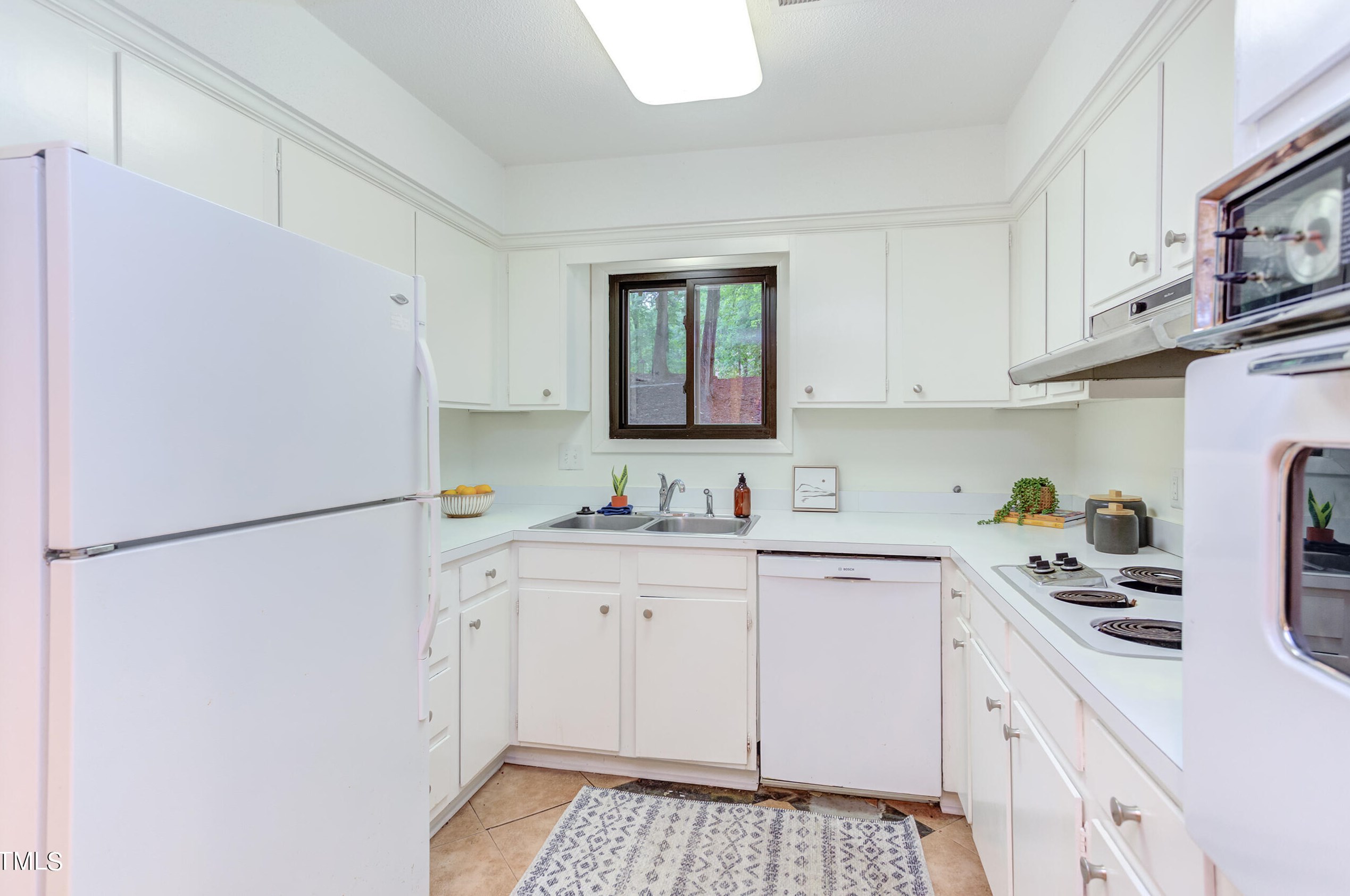 616 Beechtree Ct, Chapel Hill NC 27514-6702 exterior