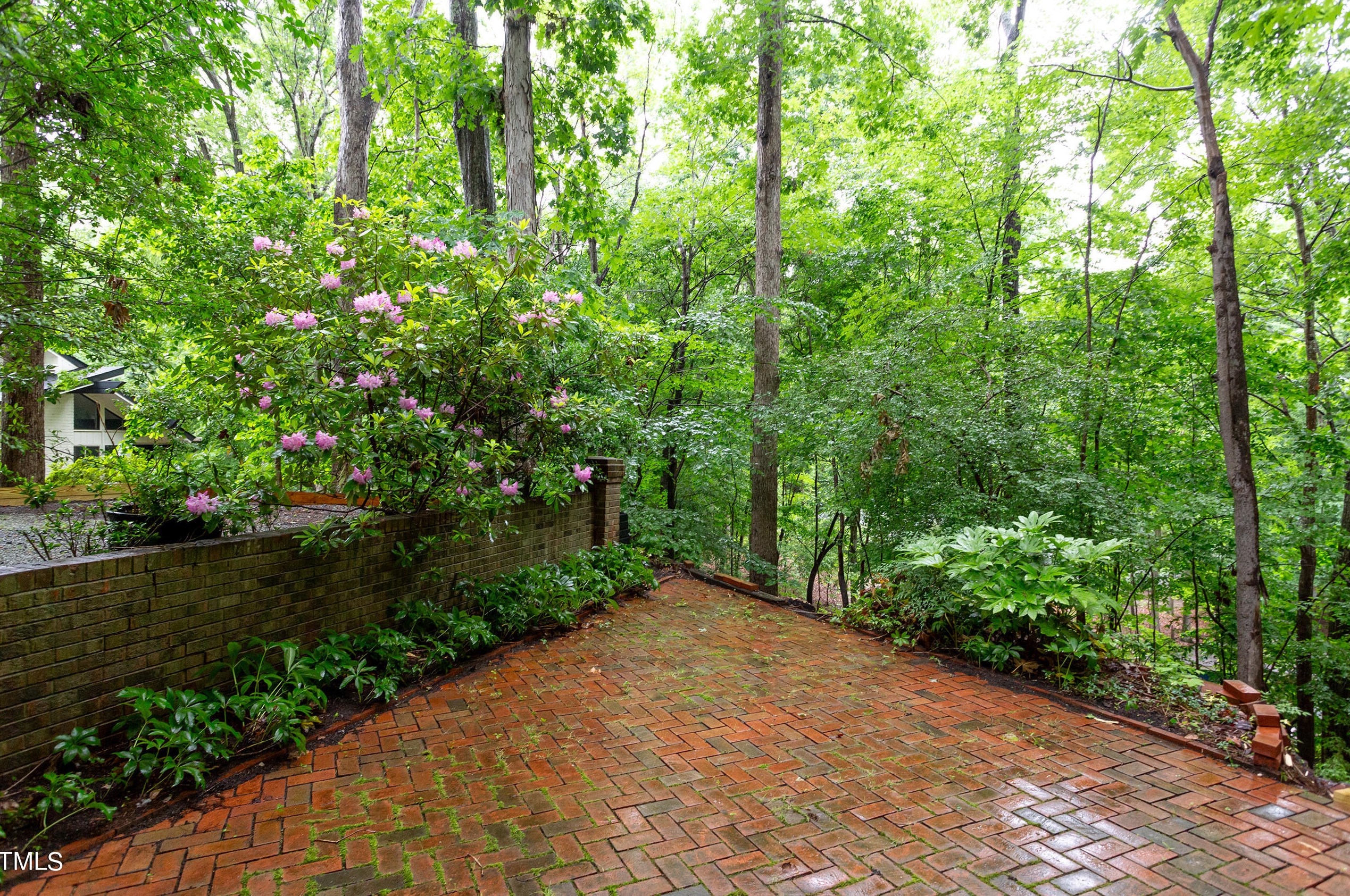 616 Beechtree Ct, Chapel Hill NC 27514-6702 exterior