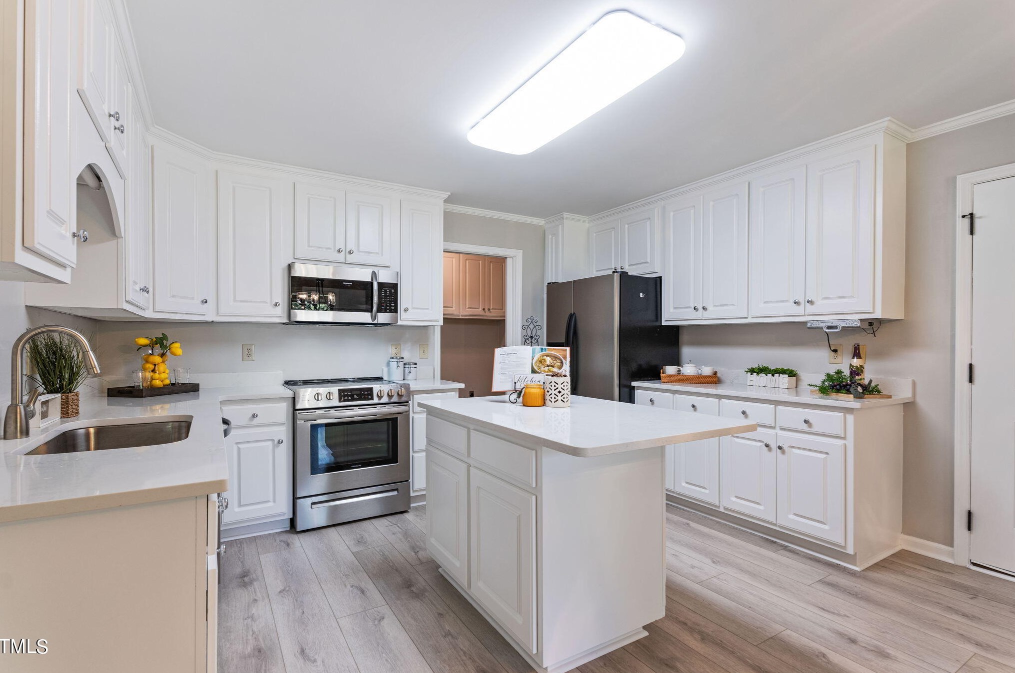 1019 Swift Creek Dr, Clayton NC 27520-9810 exterior