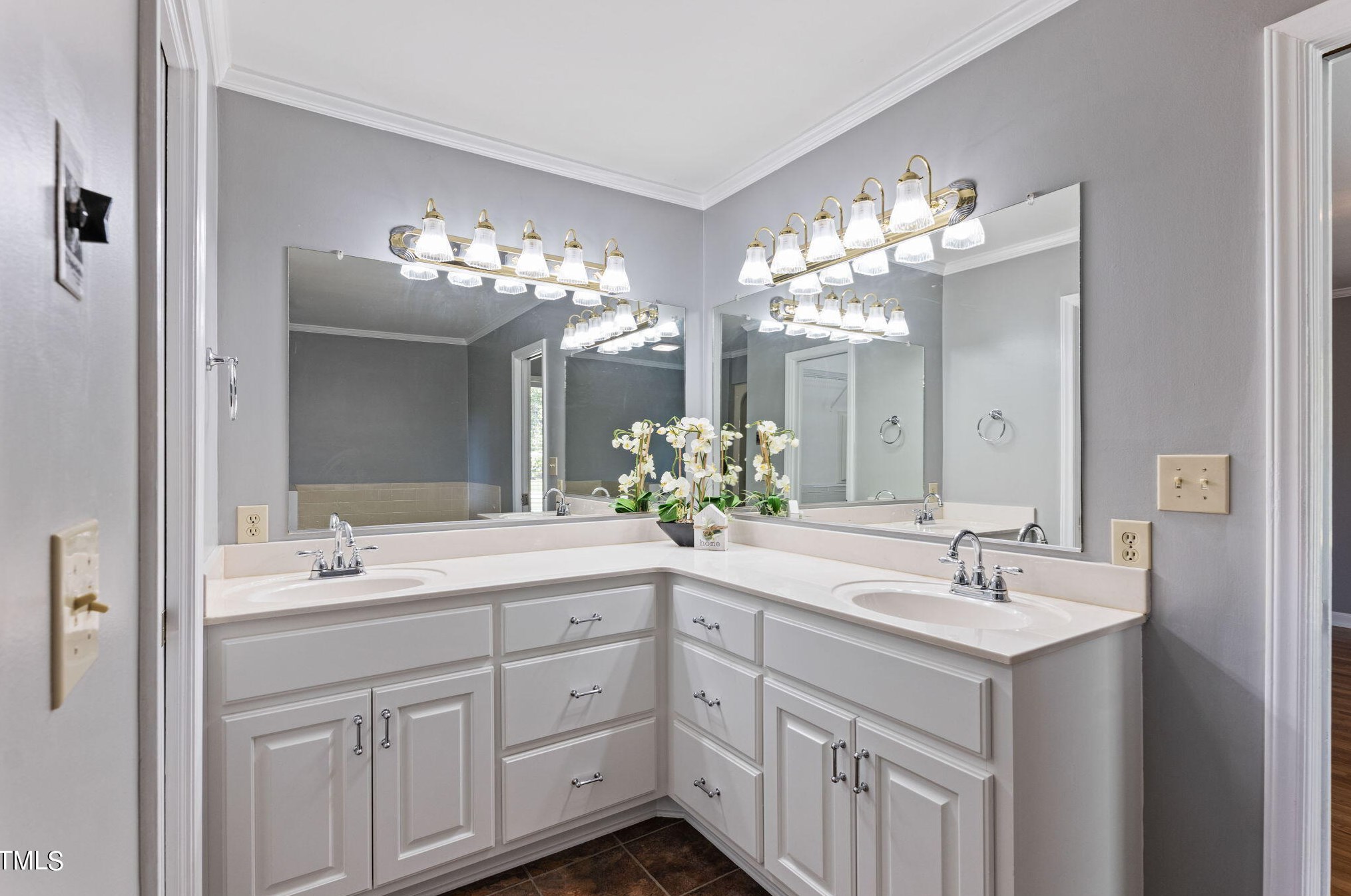 1019 Swift Creek Dr, Clayton NC 27520-9810 exterior