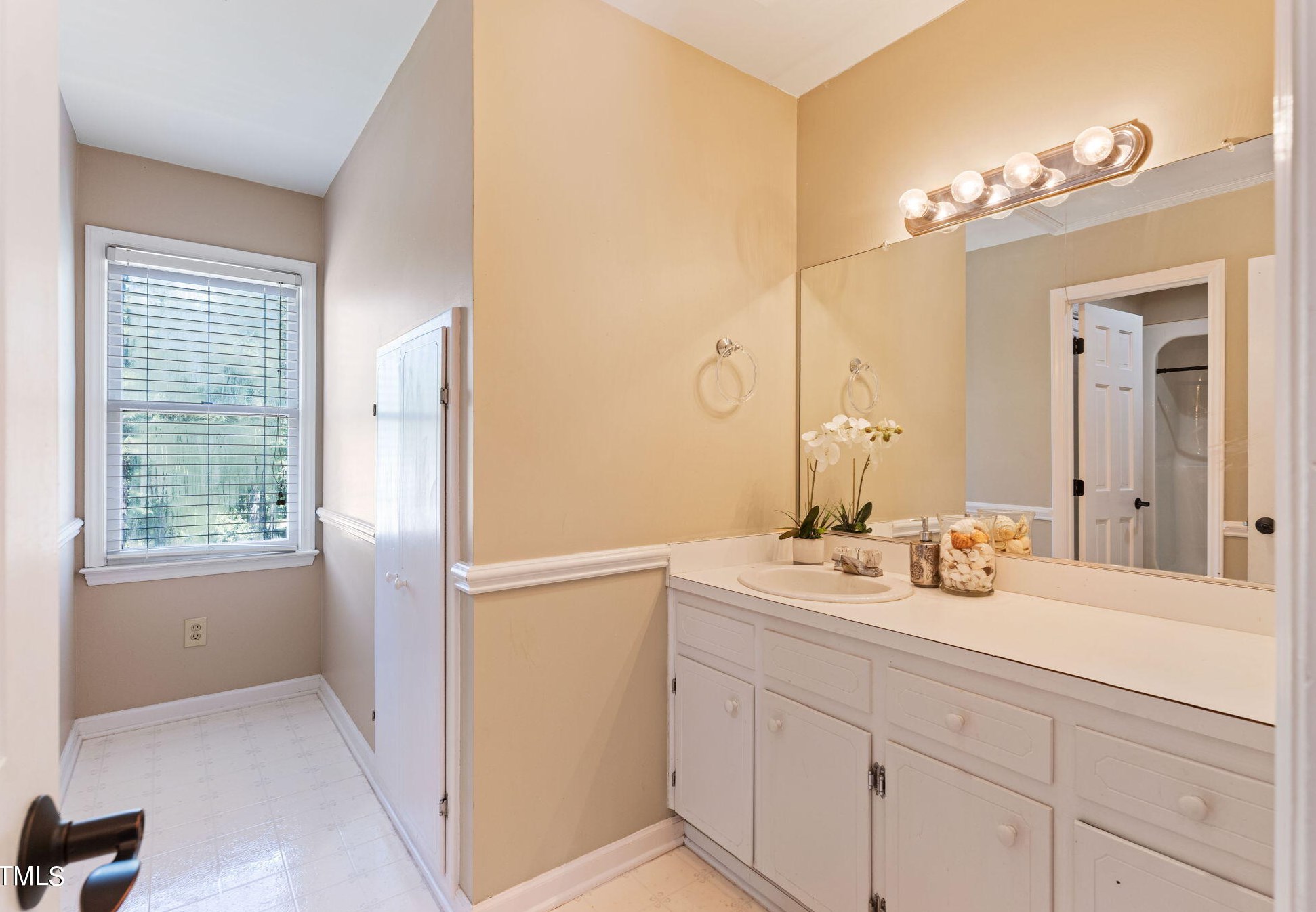 1019 Swift Creek Dr, Clayton NC 27520-9810 exterior