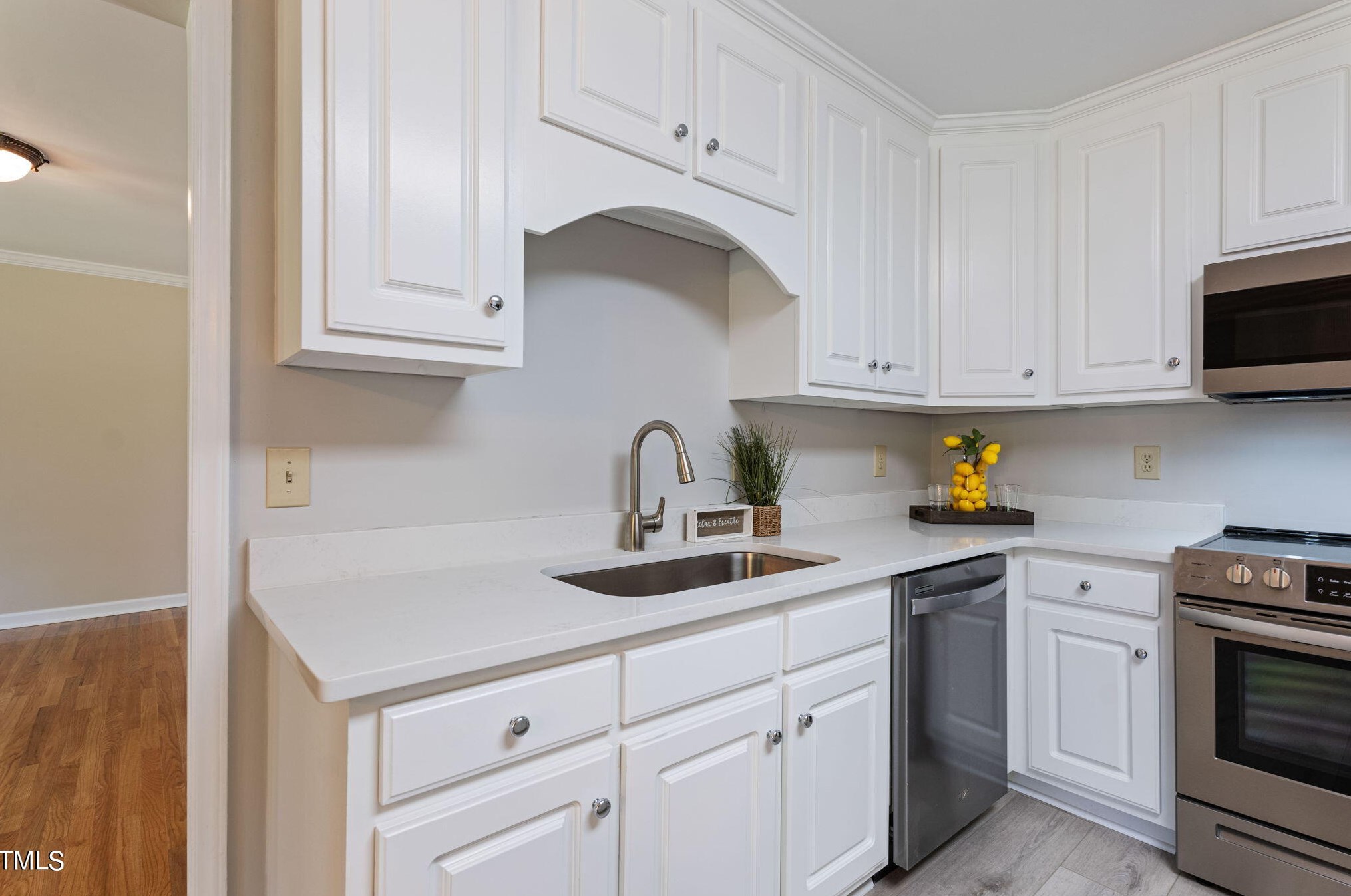 1019 Swift Creek Dr, Clayton NC 27520-9810 exterior