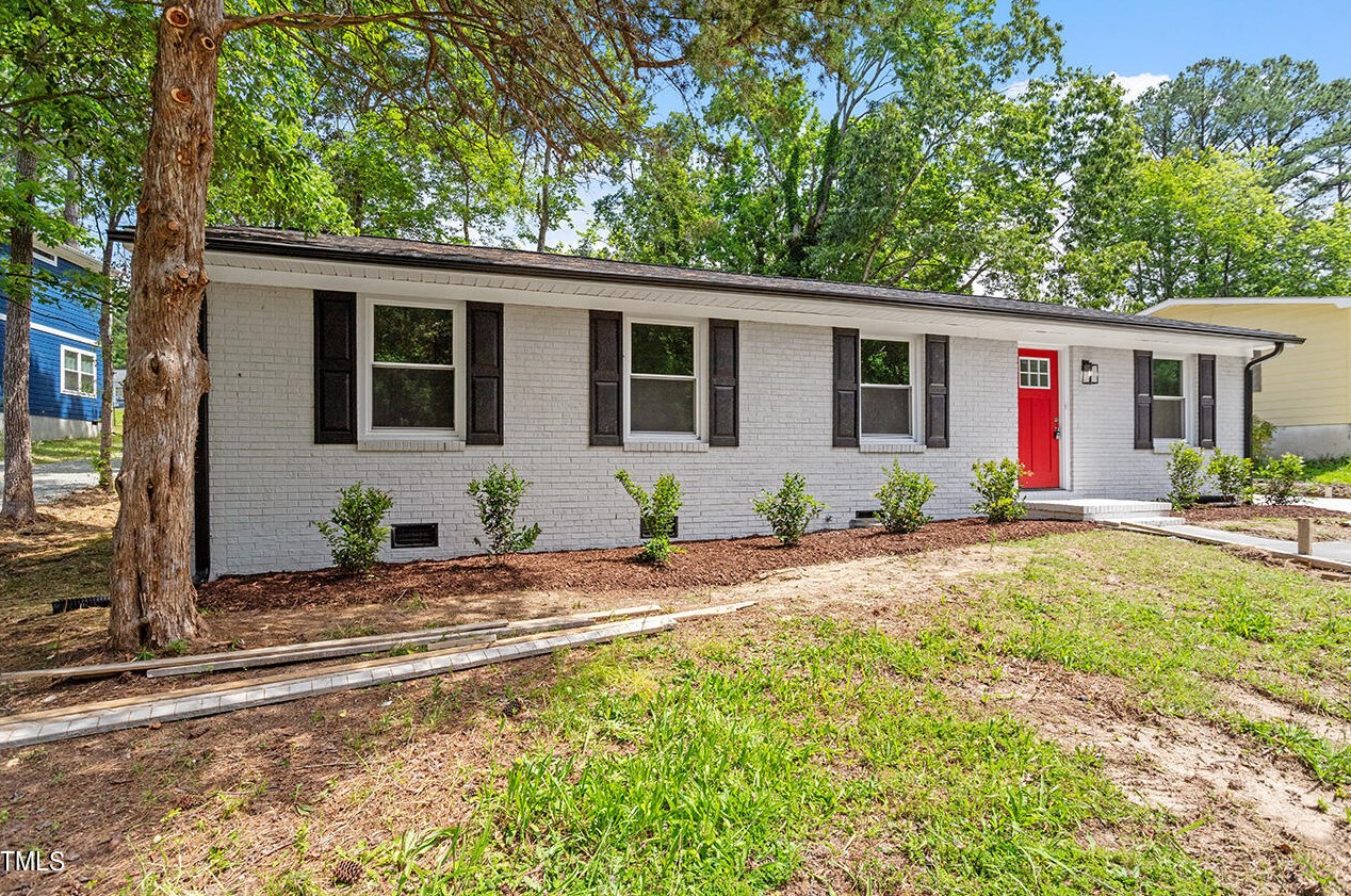 2606 Glenbrook Dr, Durham NC  27704-4601 exterior