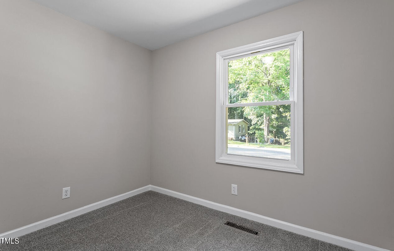 2606 Glenbrook Dr, Durham NC  27704-4601 exterior