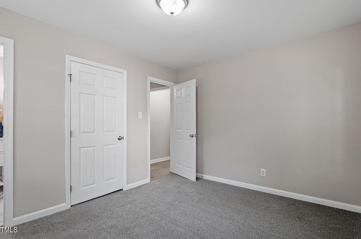 2606 Glenbrook Dr, Durham NC  27704-4601 exterior