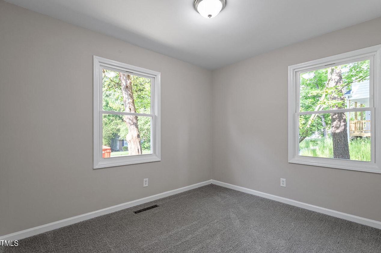 2606 Glenbrook Dr, Durham NC  27704-4601 exterior