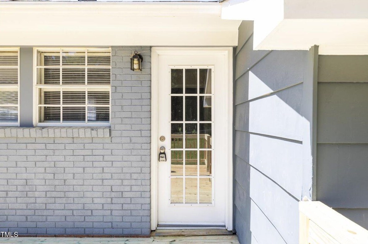 3032 Rosebriar Dr, Durham NC  27705-1522 exterior