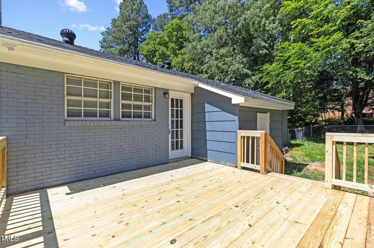 3032 Rosebriar Dr, Durham NC  27705-1522 exterior