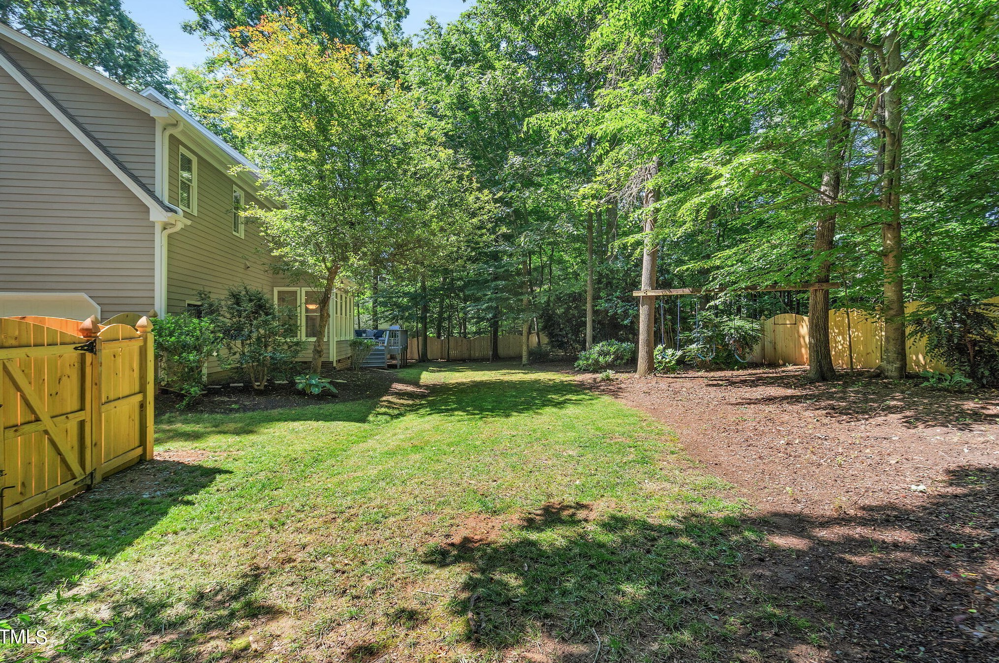 204 Stratford Dr, Chapel Hill NC exterior