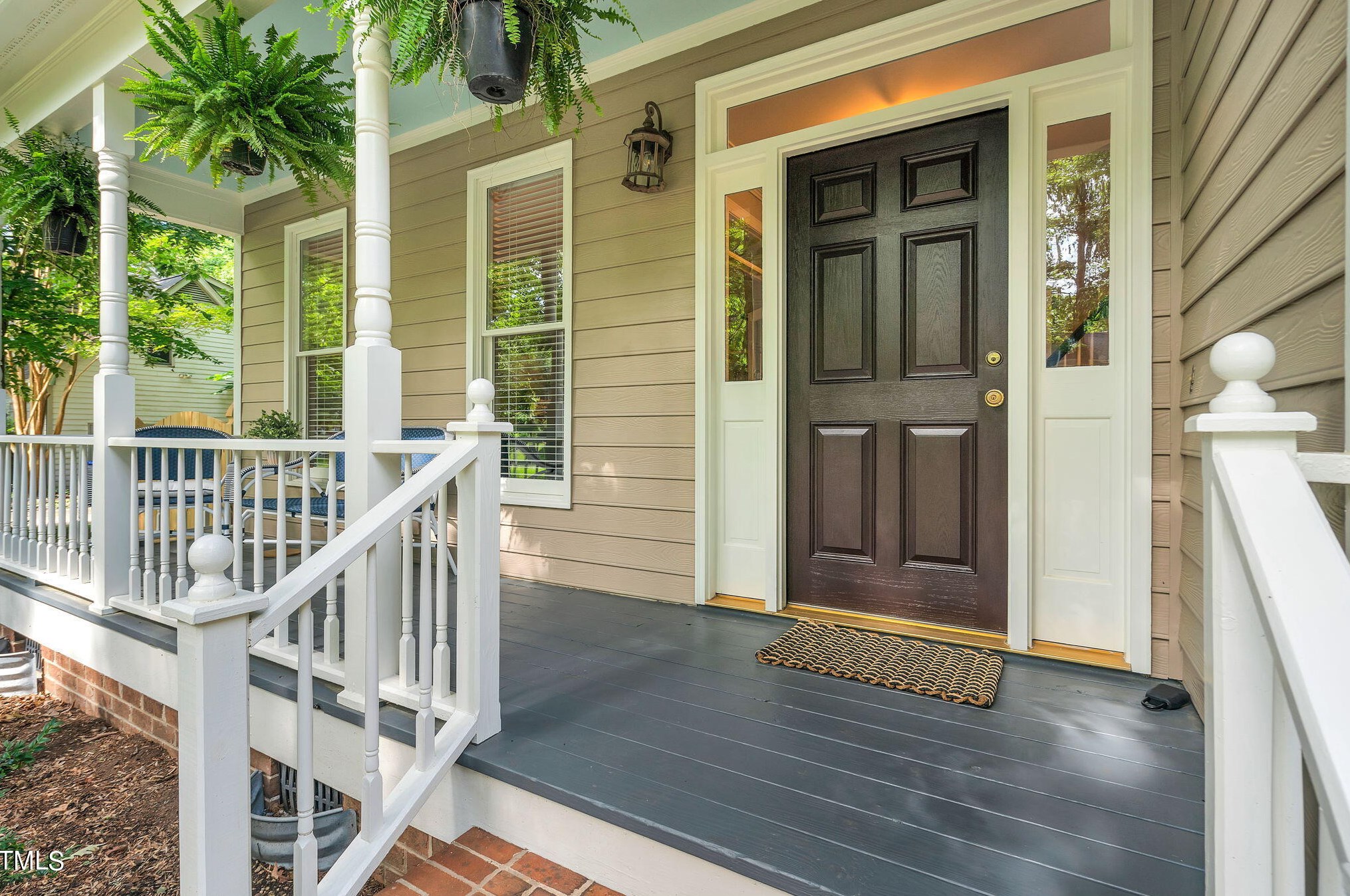 204 Stratford Dr, Chapel Hill NC exterior