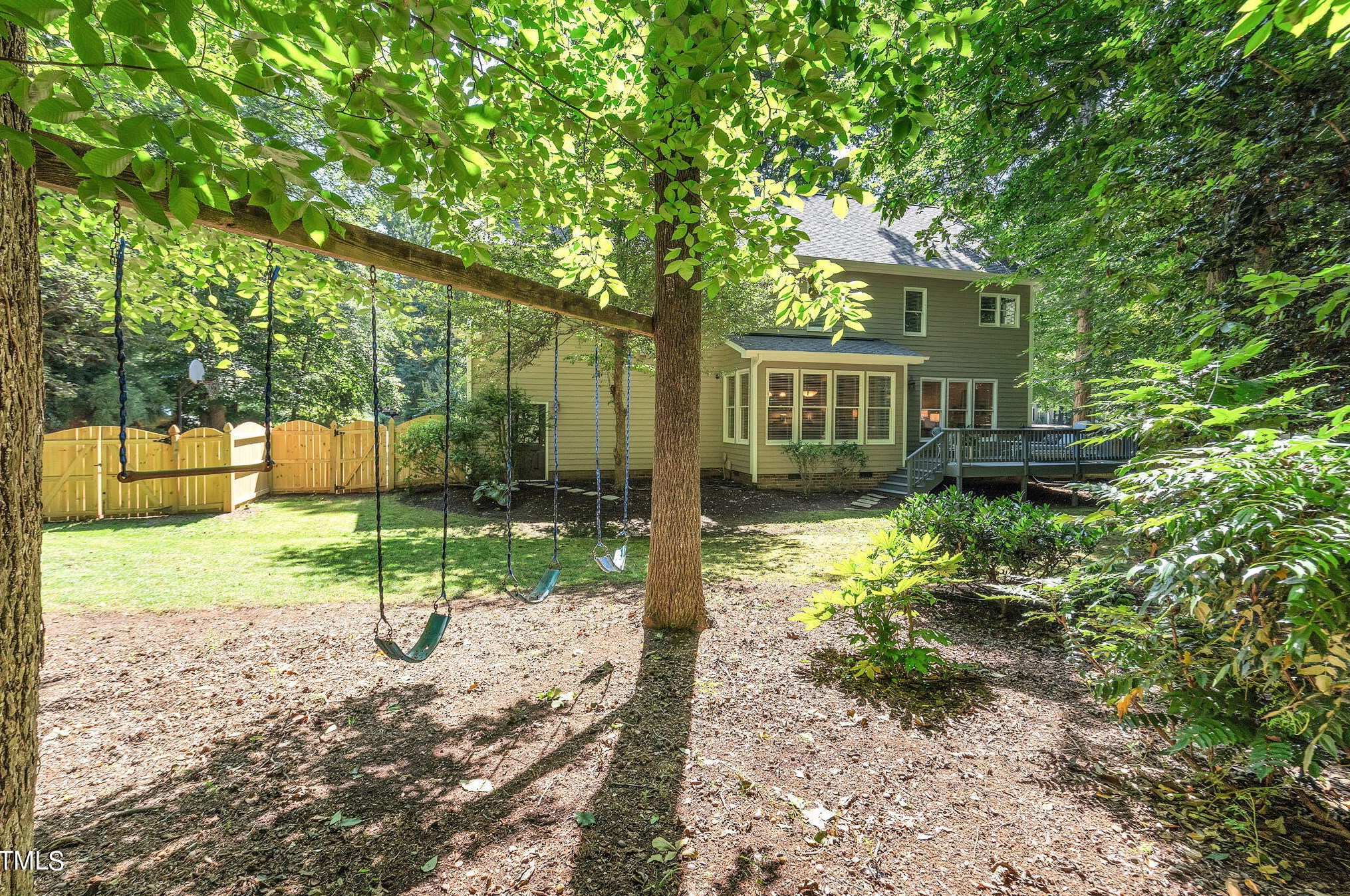 204 Stratford Dr, Chapel Hill NC exterior