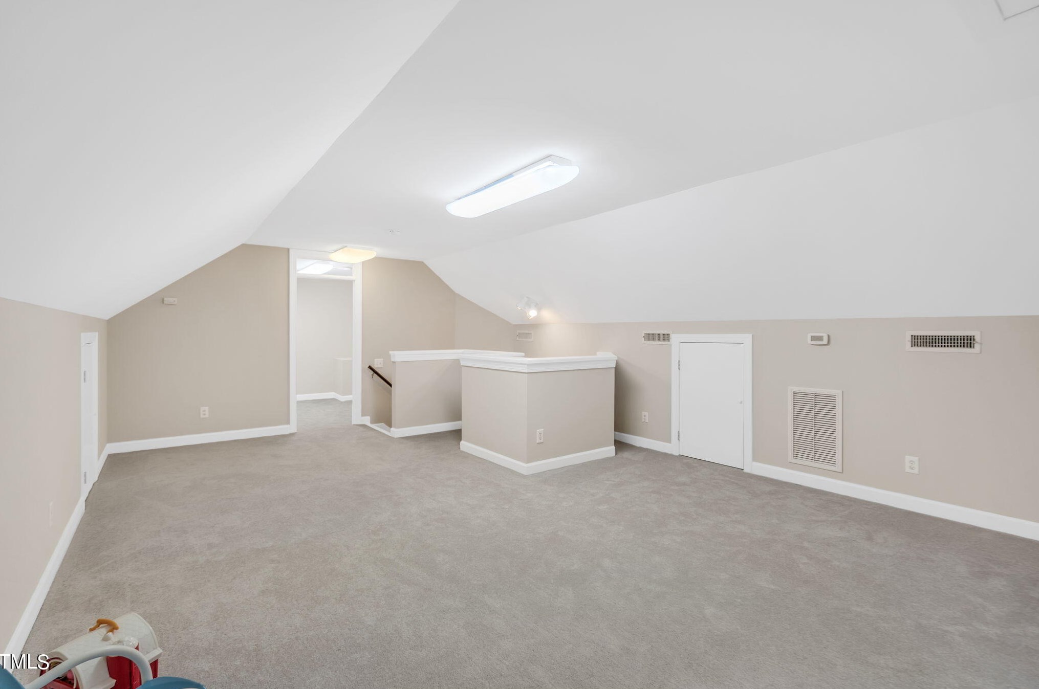 204 Stratford Dr, Chapel Hill NC exterior