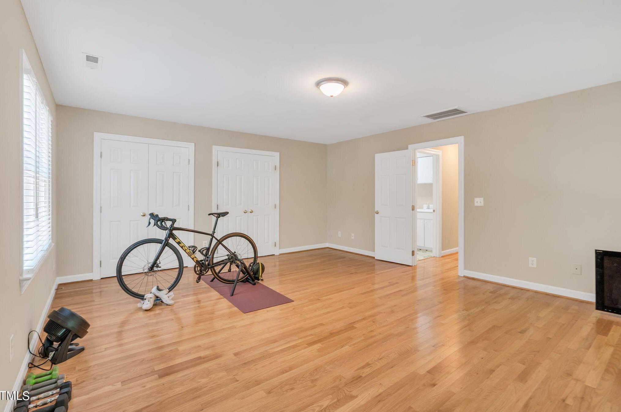 204 Stratford Dr, Chapel Hill NC exterior