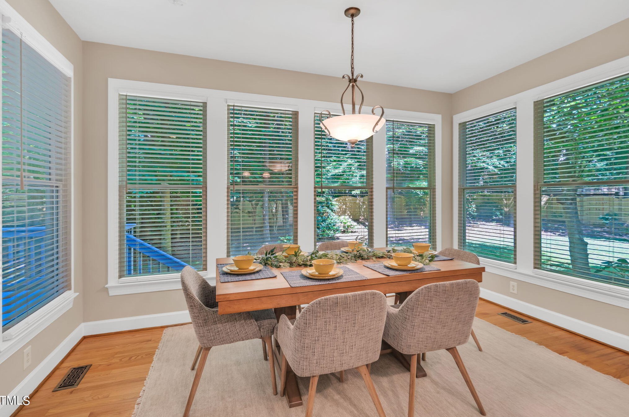 204 Stratford Dr, Chapel Hill NC exterior