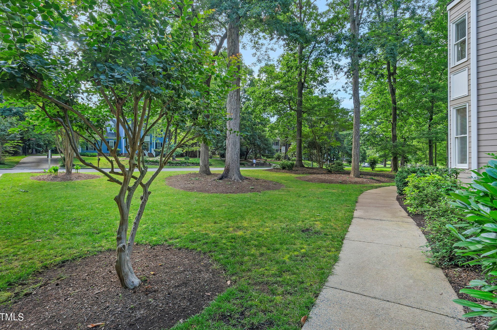 204 Stratford Dr, Chapel Hill NC exterior