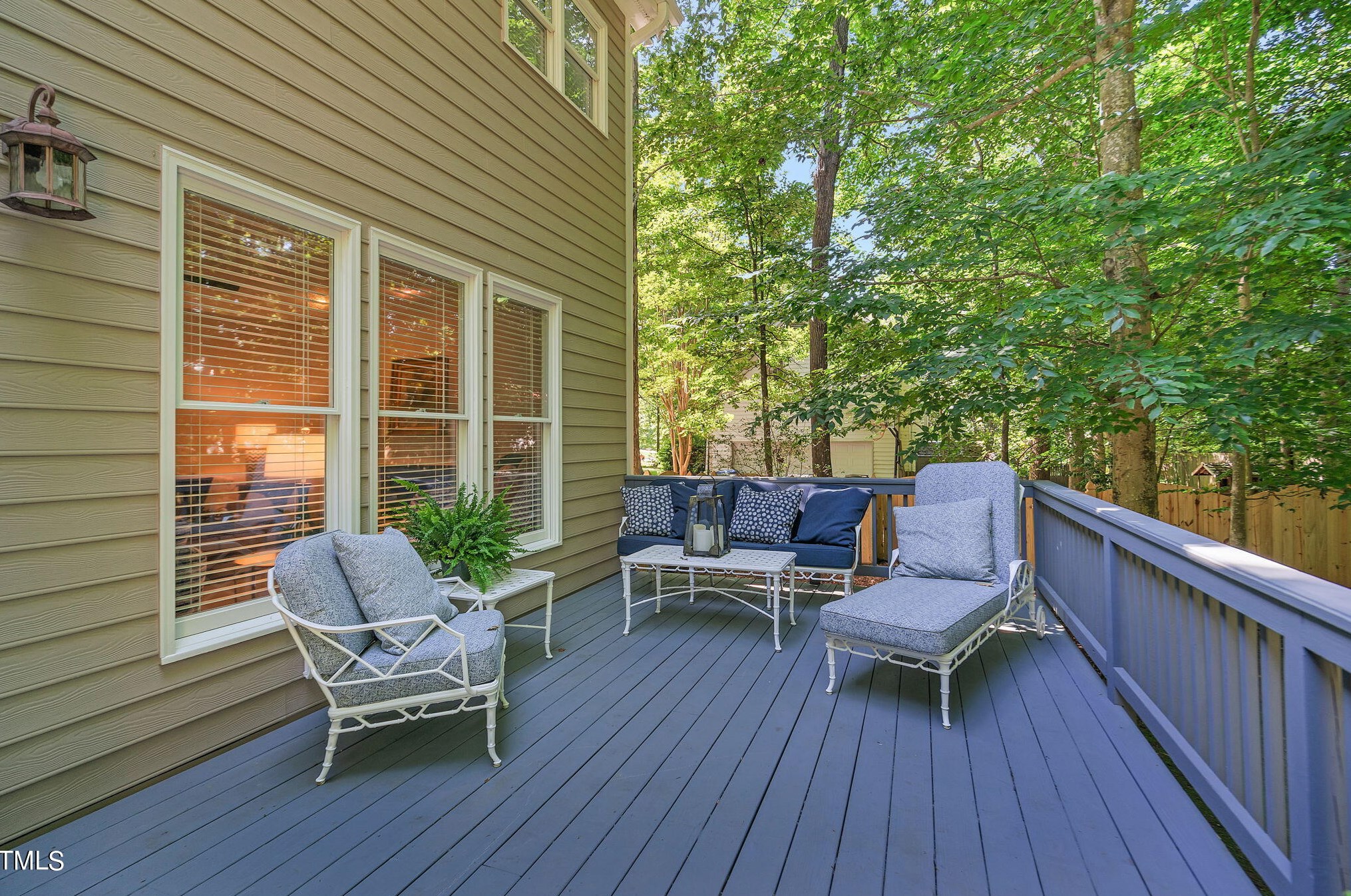 204 Stratford Dr, Chapel Hill NC exterior