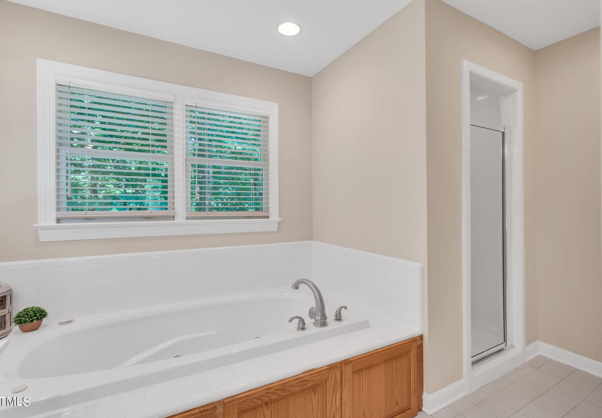 204 Stratford Dr, Chapel Hill NC exterior