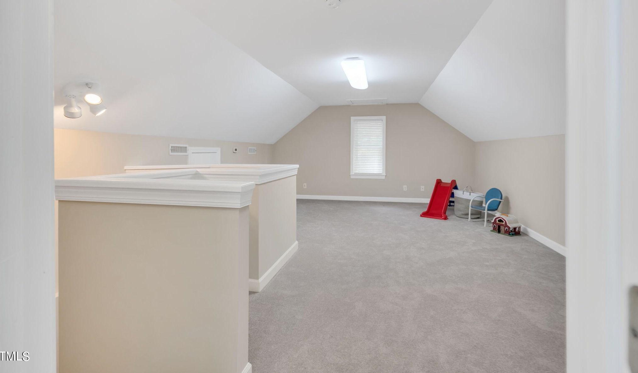 204 Stratford Dr, Chapel Hill NC exterior