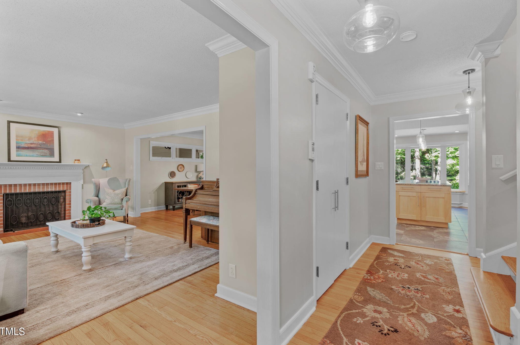 64 Kimberly Dr, Durham NC  27707-5418 exterior