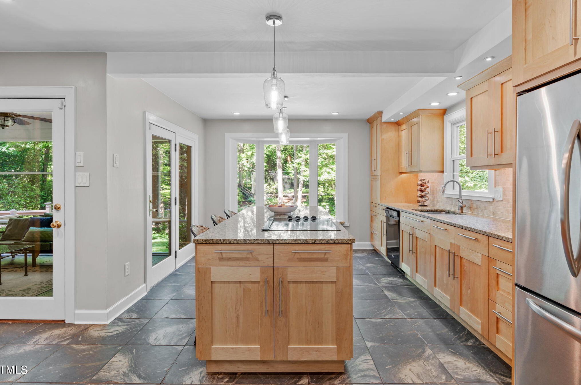 64 Kimberly Dr, Durham NC  27707-5418 exterior