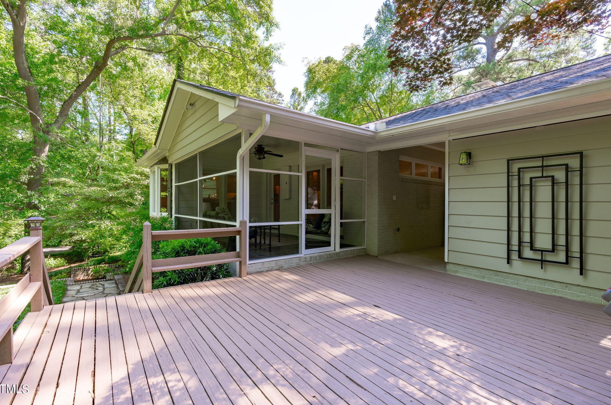 64 Kimberly Dr, Durham NC  27707-5418 exterior