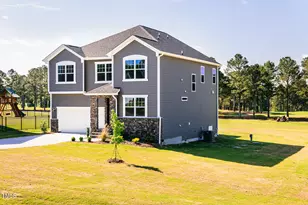 592 Barbour Farm Ln, Four Oaks, NC 27524 - Photo 3