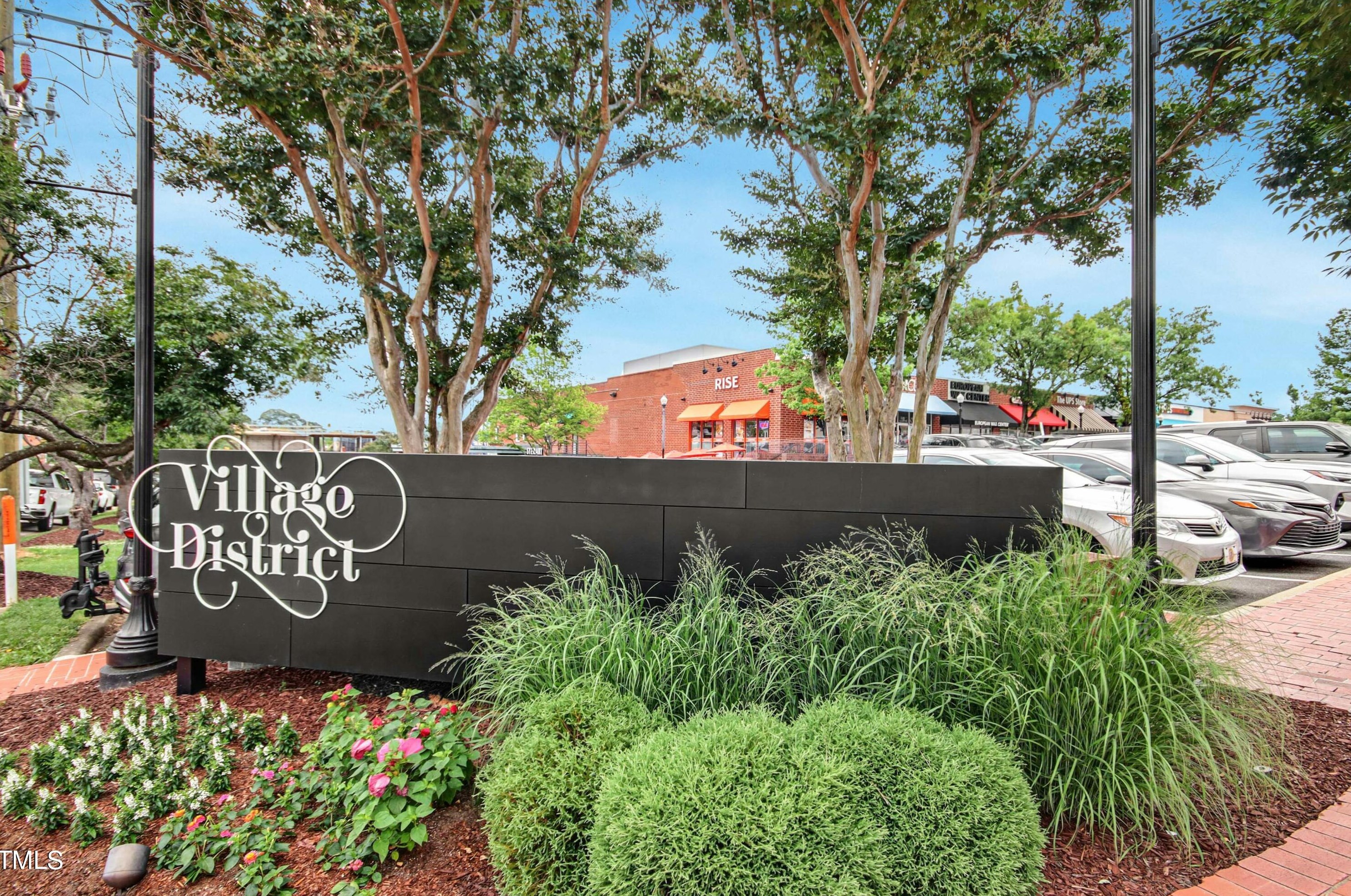 606 Daniels St, Raleigh NC  27605-1175 exterior