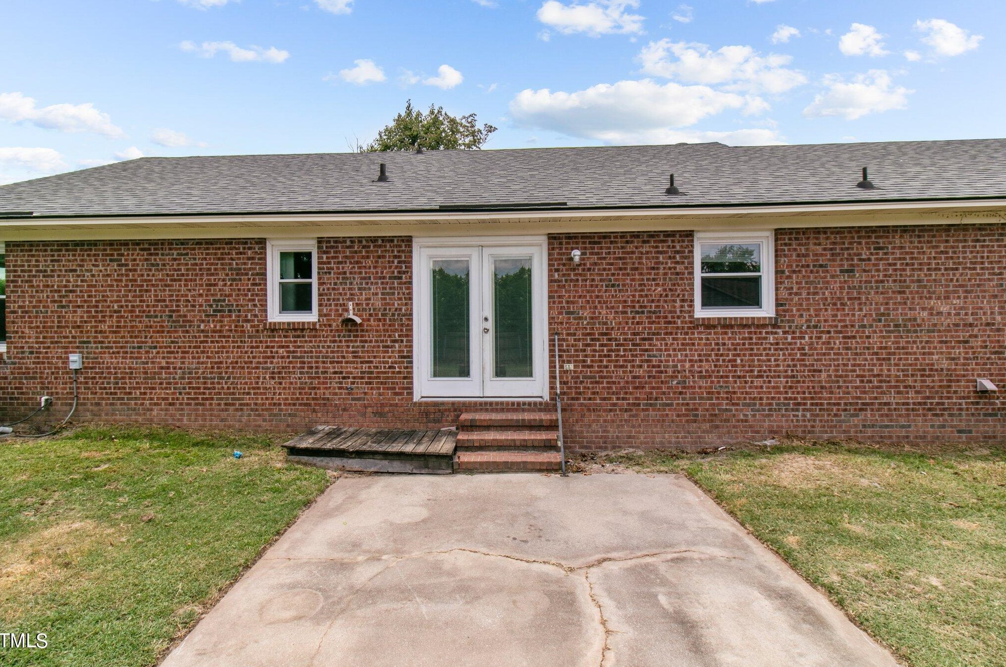 118 Finch Rd, Fayetteville NC  28306-8243 exterior